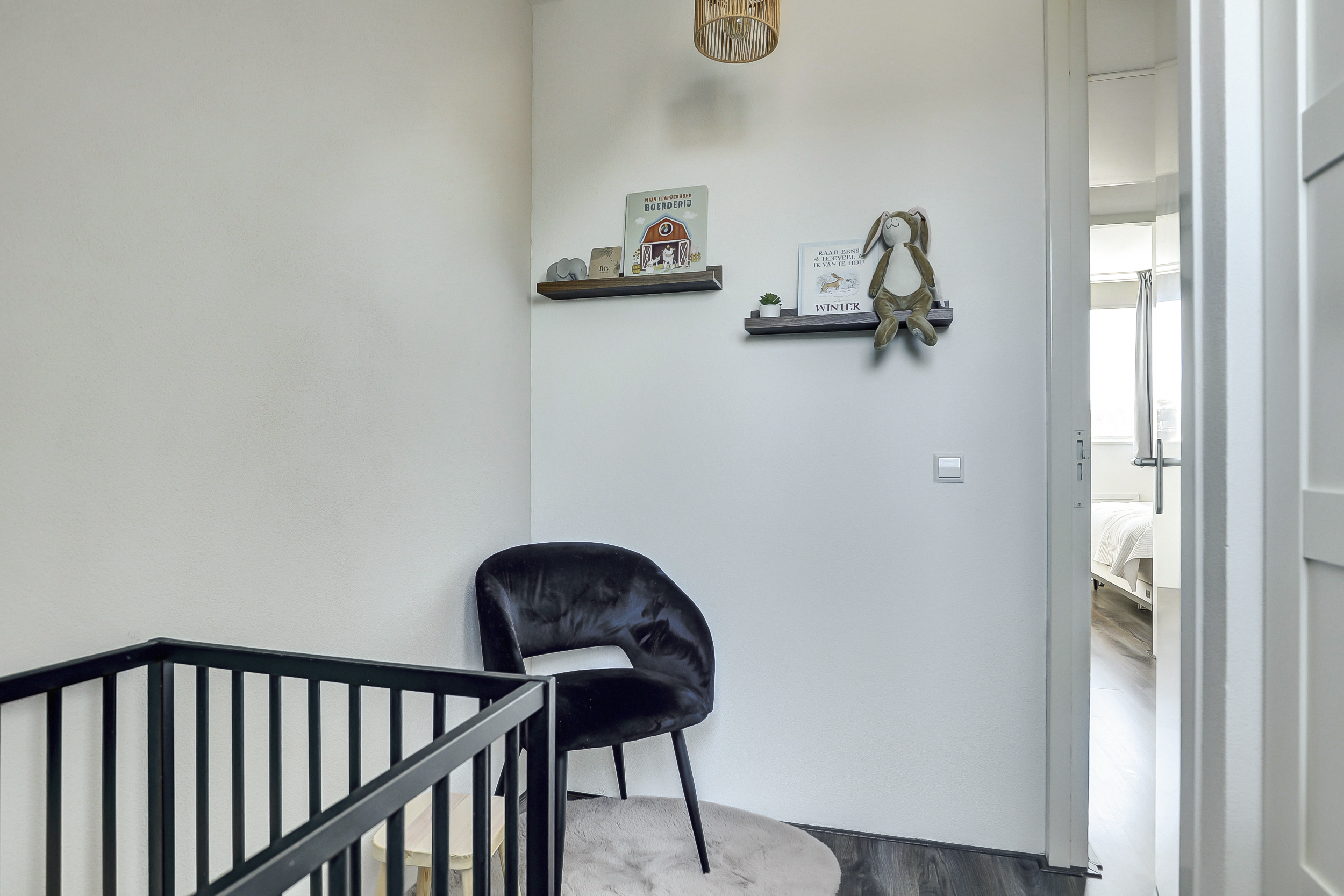 '$houseDetails->street_name'.' '.'$houseDetails->number'