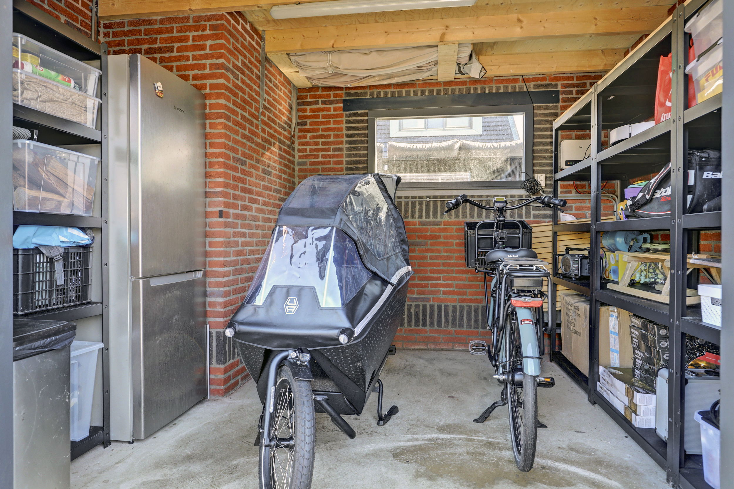 '$houseDetails->street_name'.' '.'$houseDetails->number'