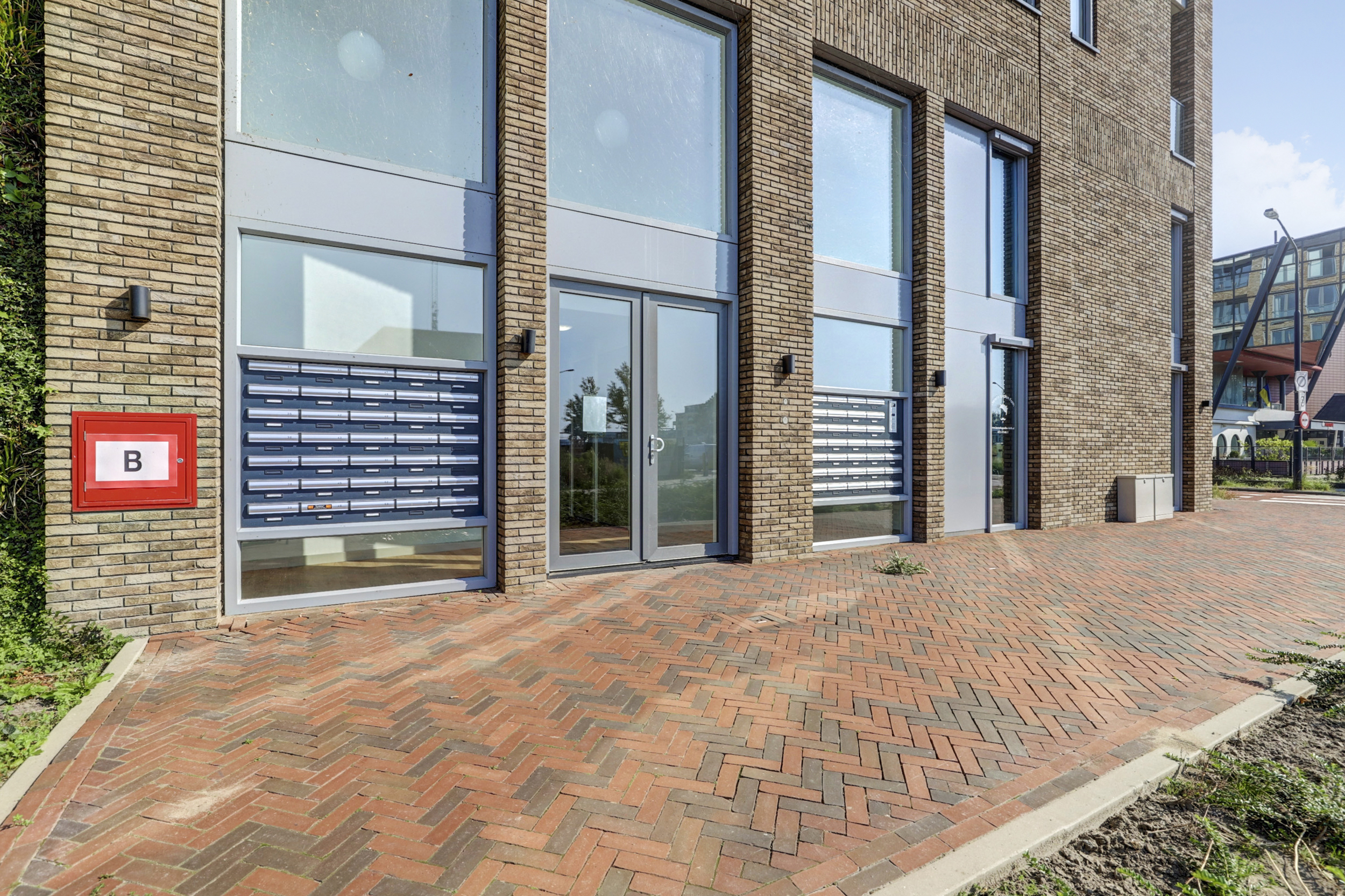 '$houseDetails->street_name'.' '.'$houseDetails->number'