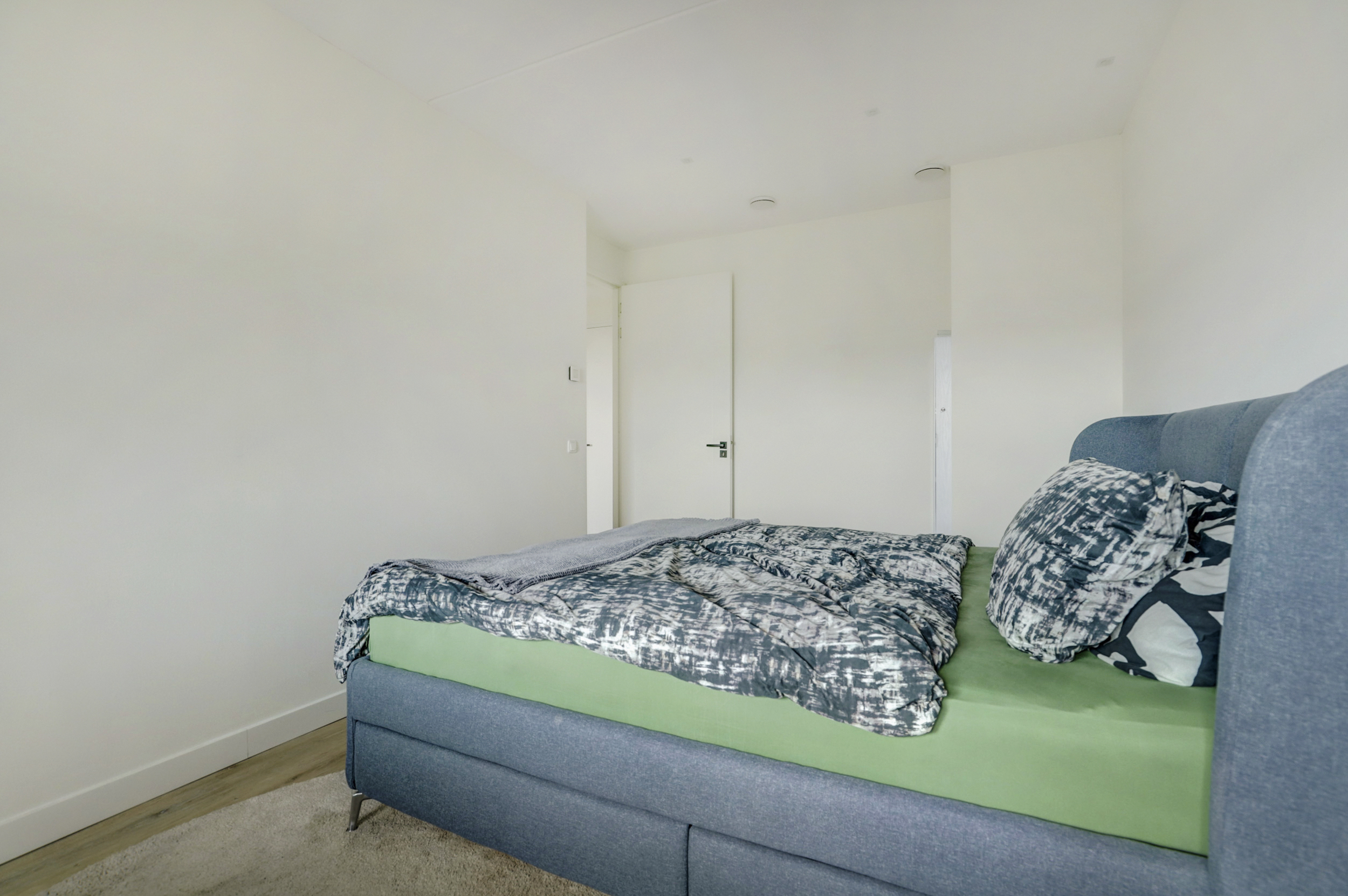 '$houseDetails->street_name'.' '.'$houseDetails->number'