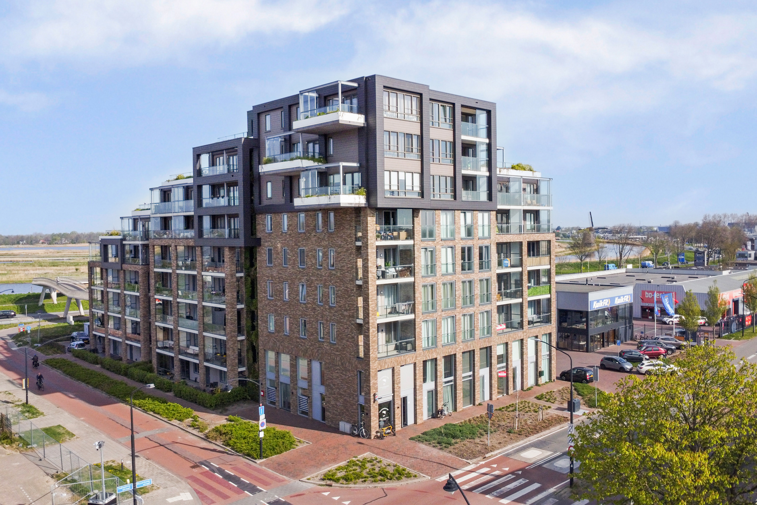 '$houseDetails->street_name'.' '.'$houseDetails->number'