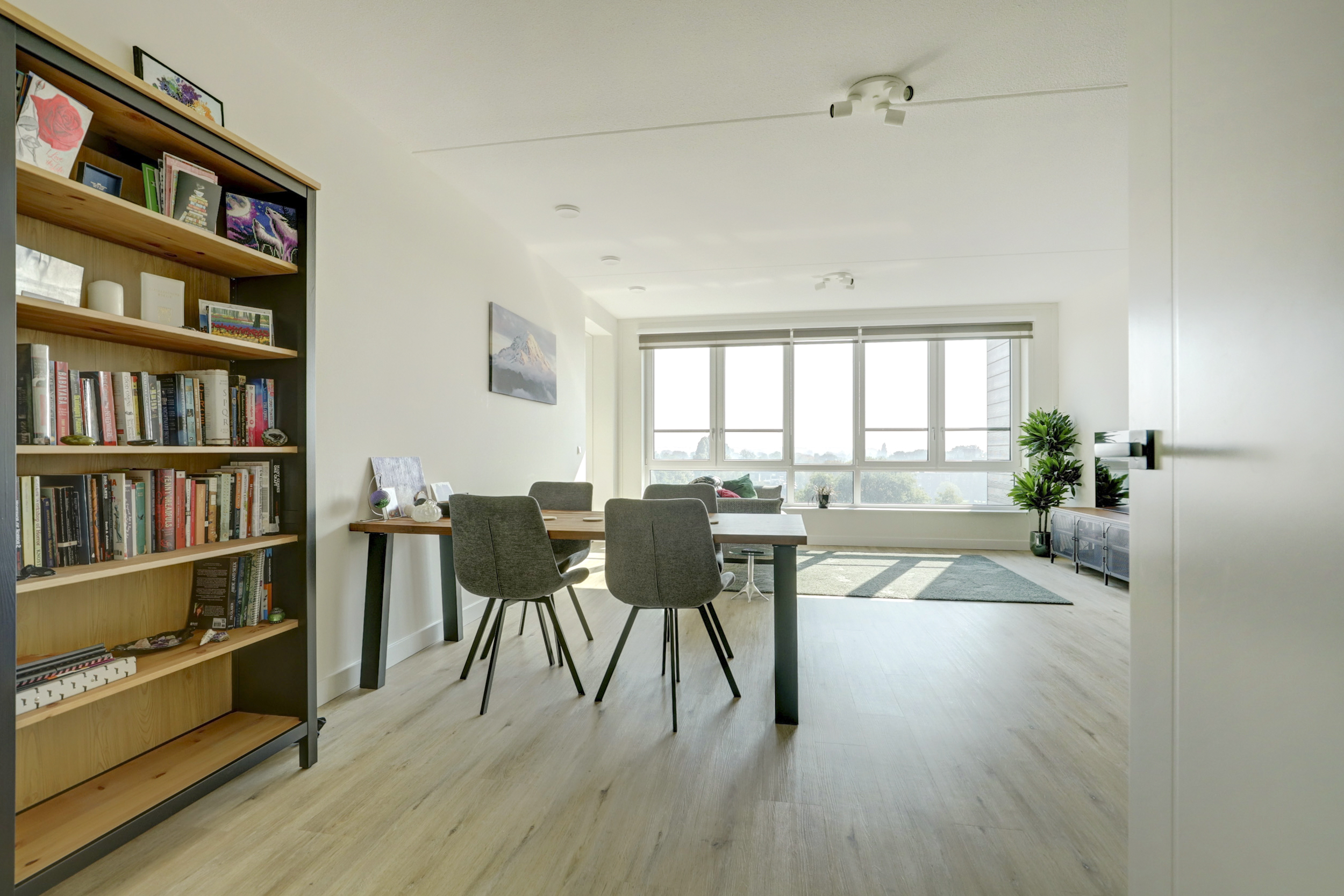 '$houseDetails->street_name'.' '.'$houseDetails->number'