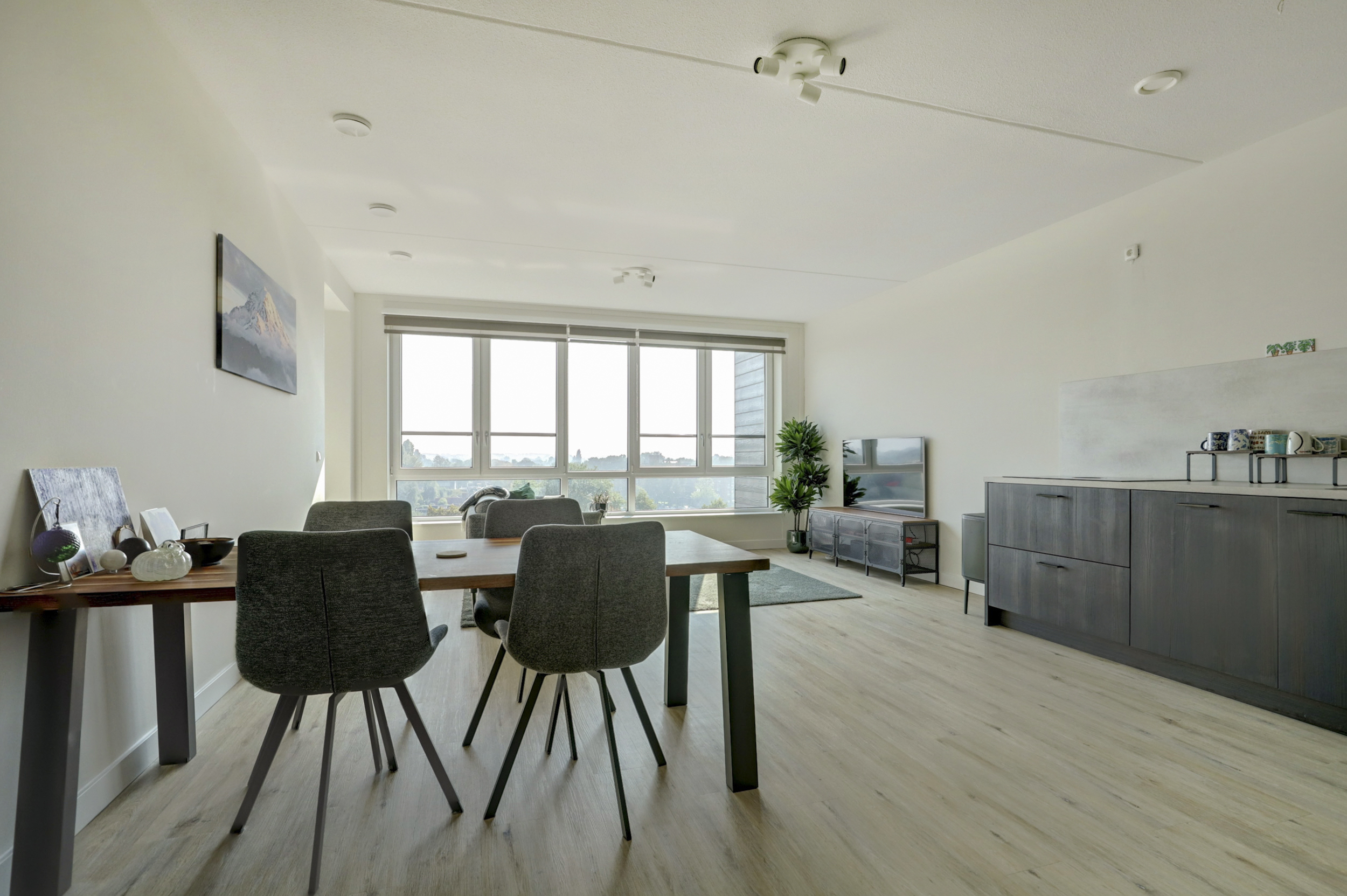 '$houseDetails->street_name'.' '.'$houseDetails->number'