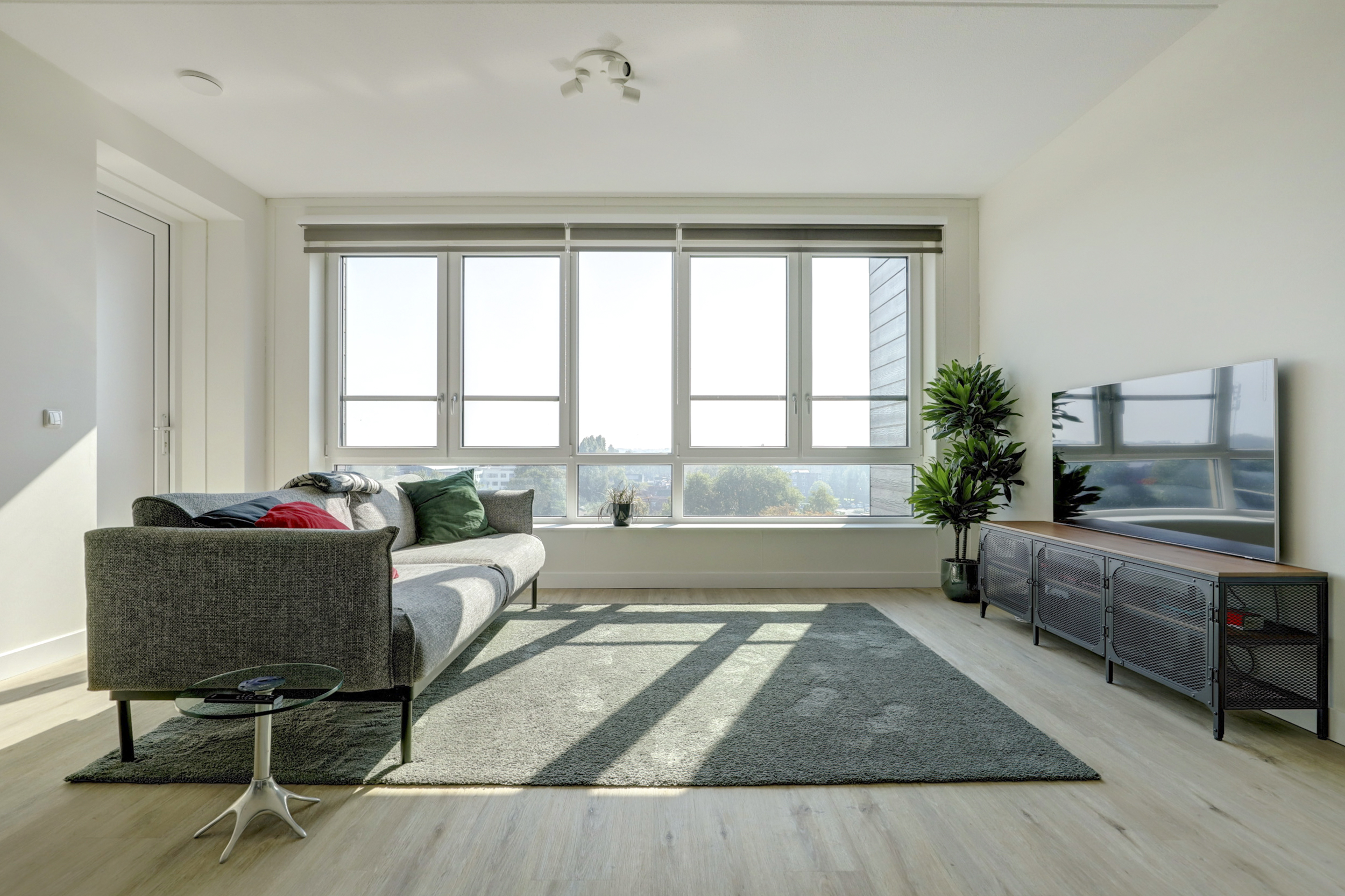 '$houseDetails->street_name'.' '.'$houseDetails->number'