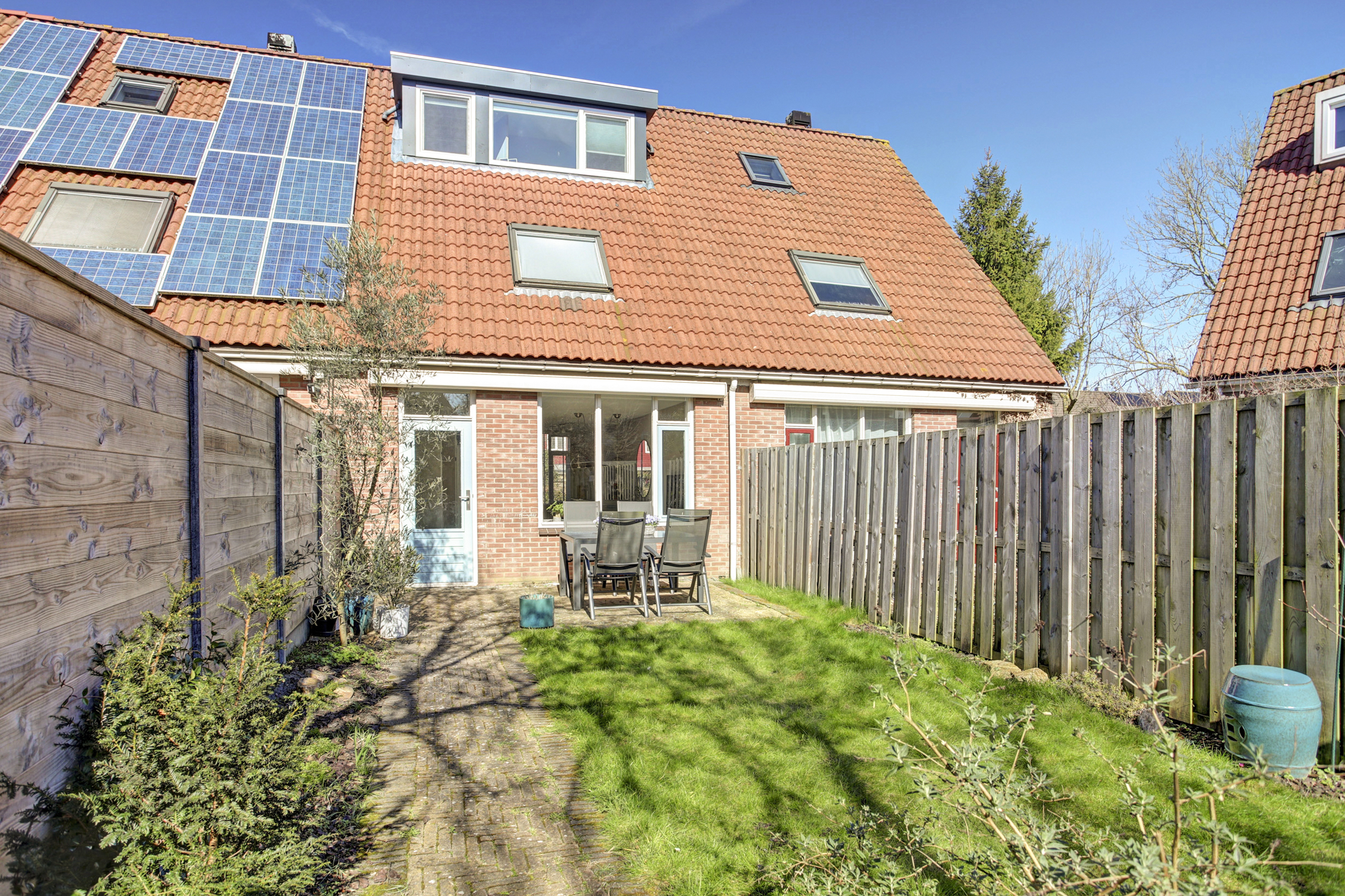 '$houseDetails->street_name'.' '.'$houseDetails->number'