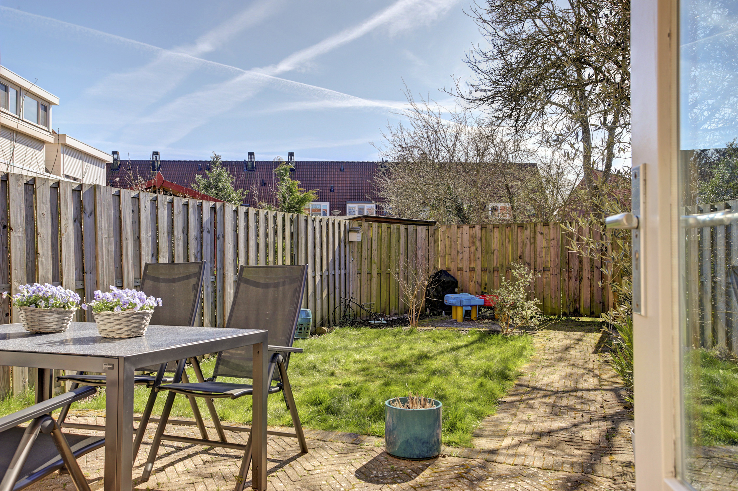 '$houseDetails->street_name'.' '.'$houseDetails->number'