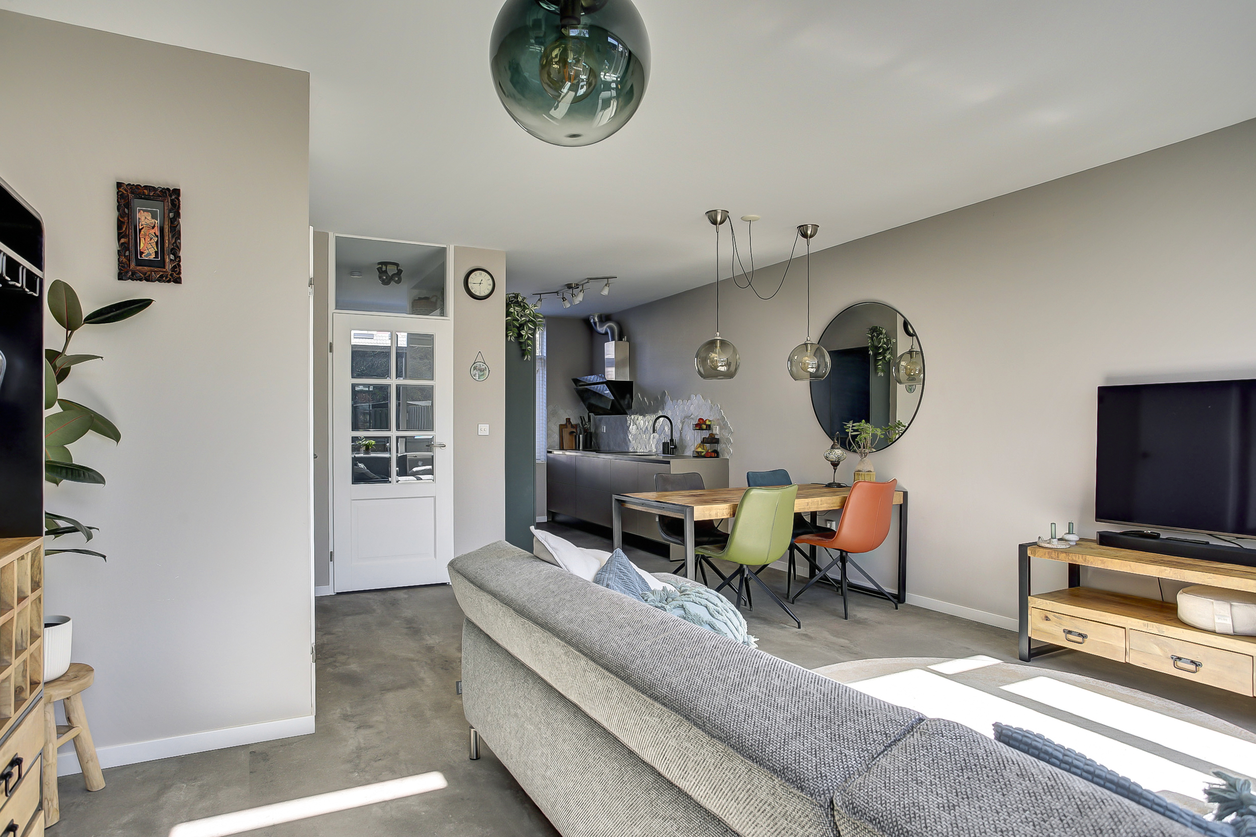 '$houseDetails->street_name'.' '.'$houseDetails->number'