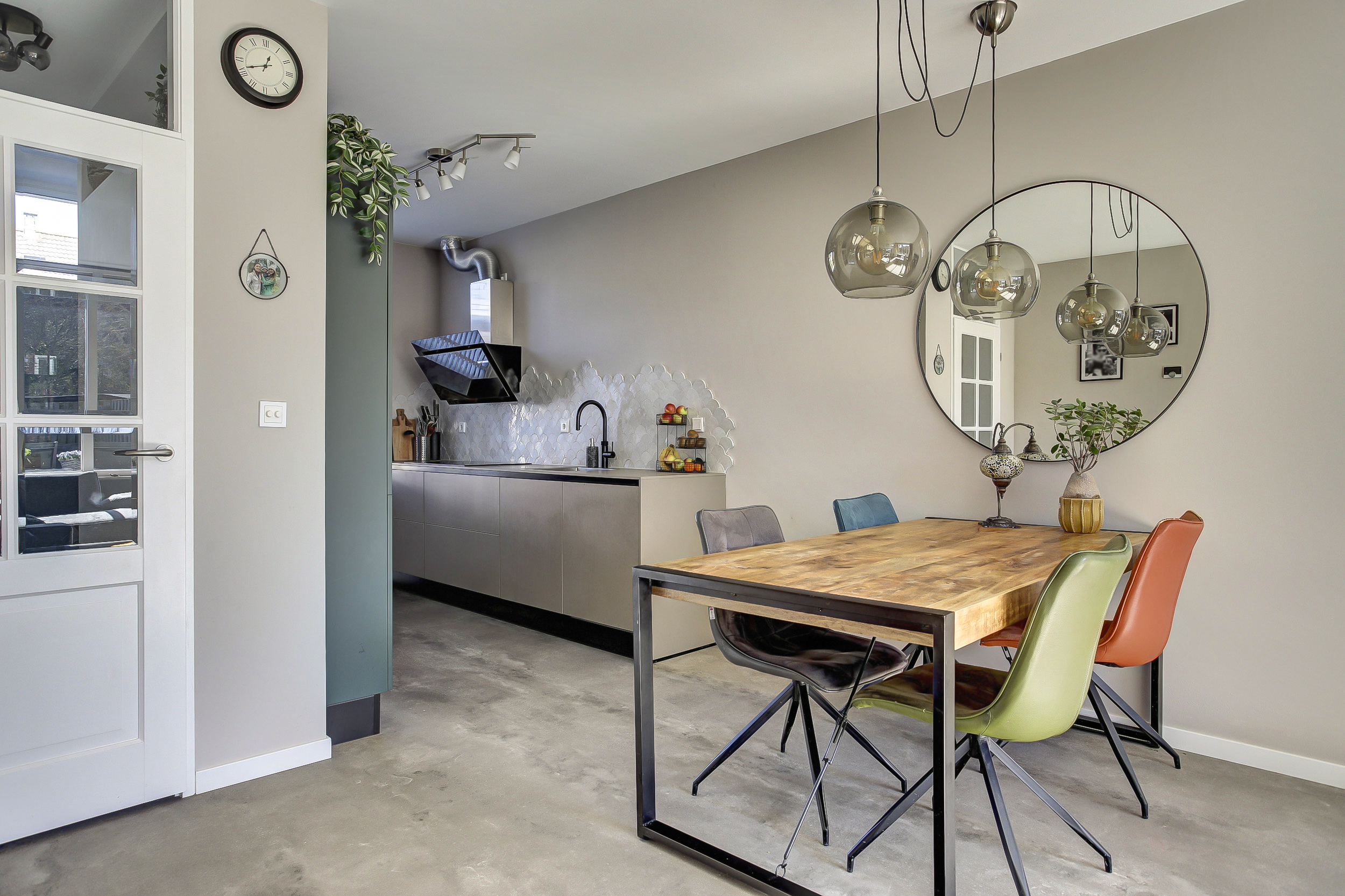 '$houseDetails->street_name'.' '.'$houseDetails->number'