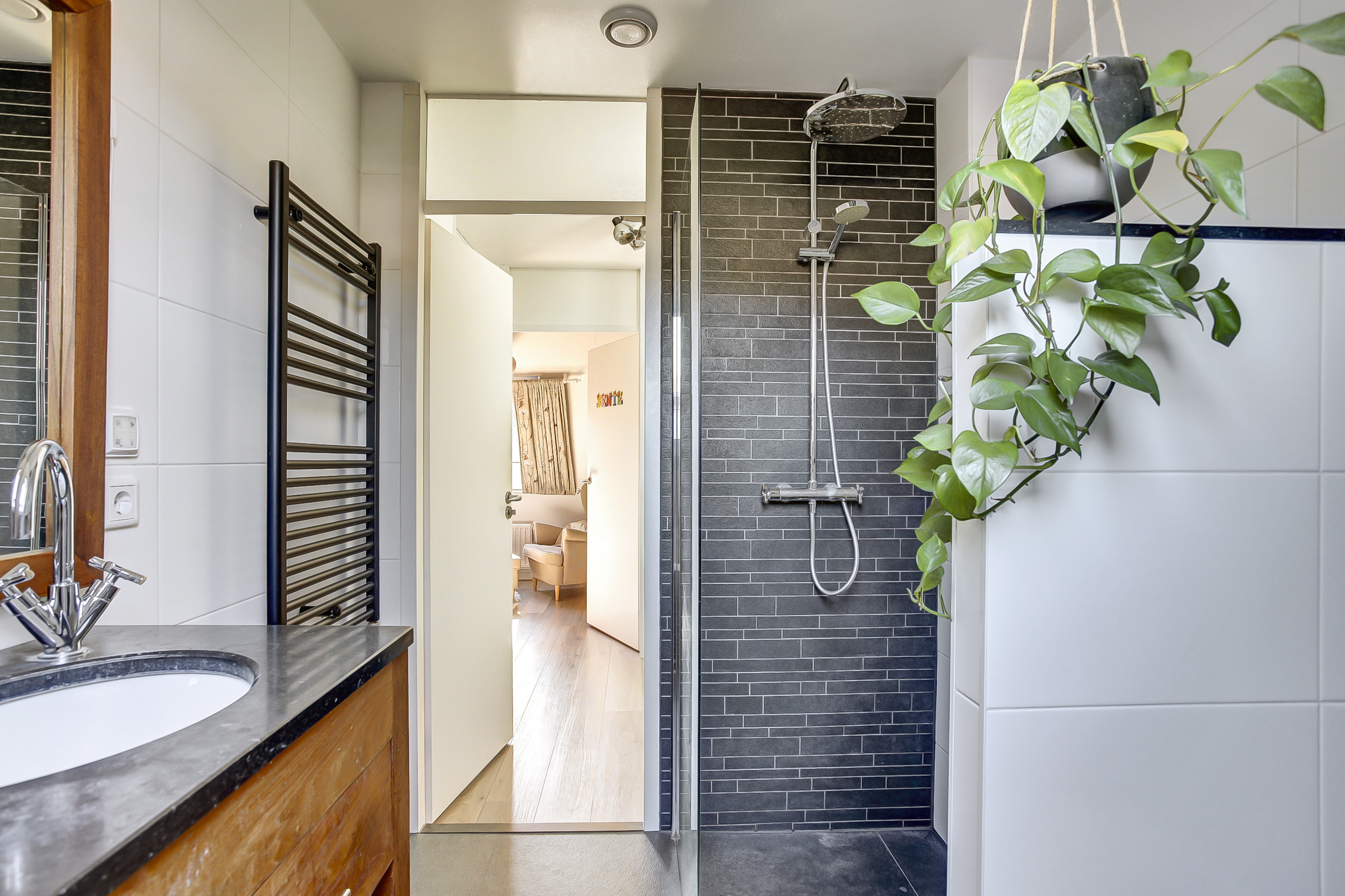 '$houseDetails->street_name'.' '.'$houseDetails->number'