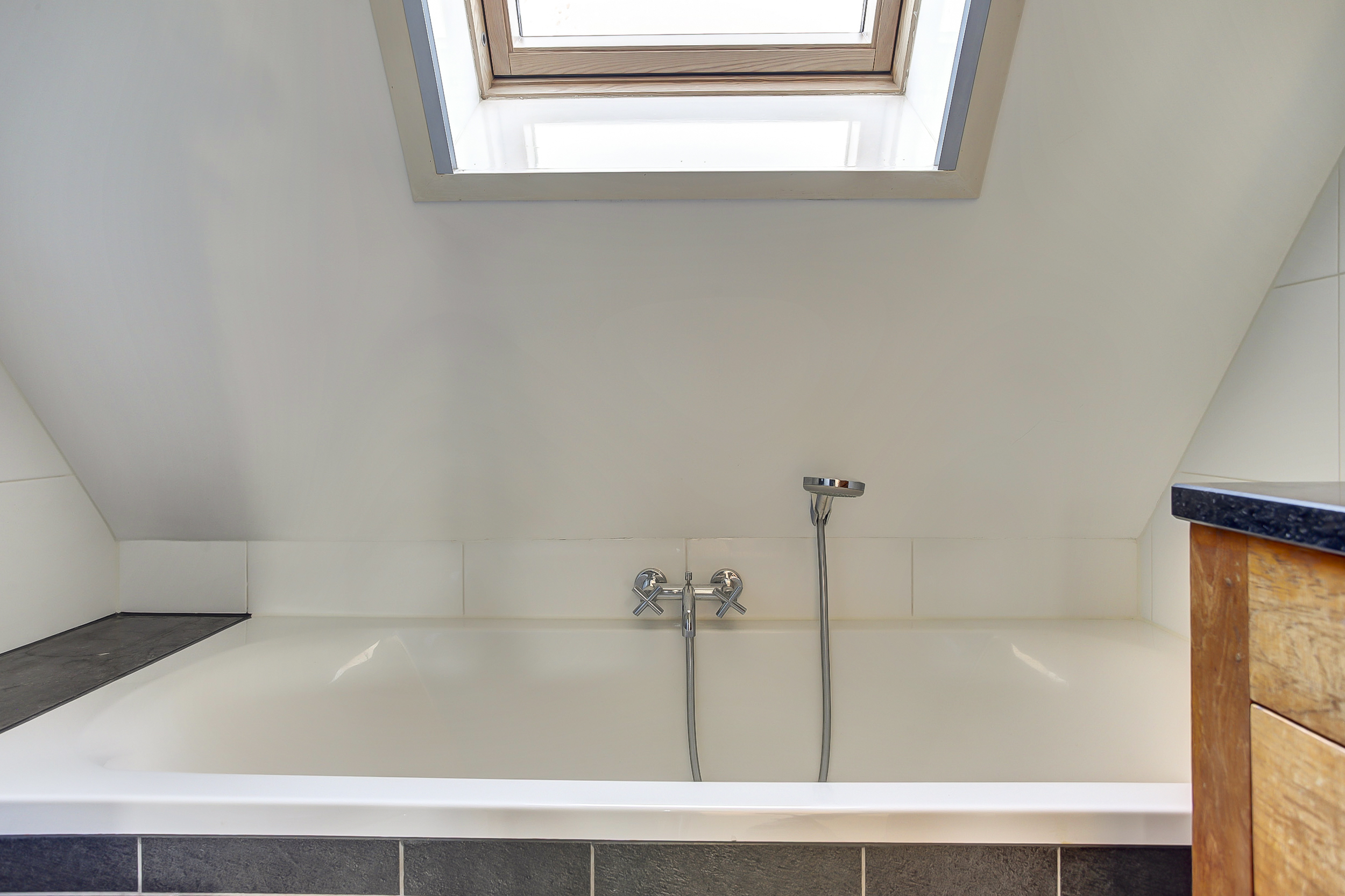 '$houseDetails->street_name'.' '.'$houseDetails->number'