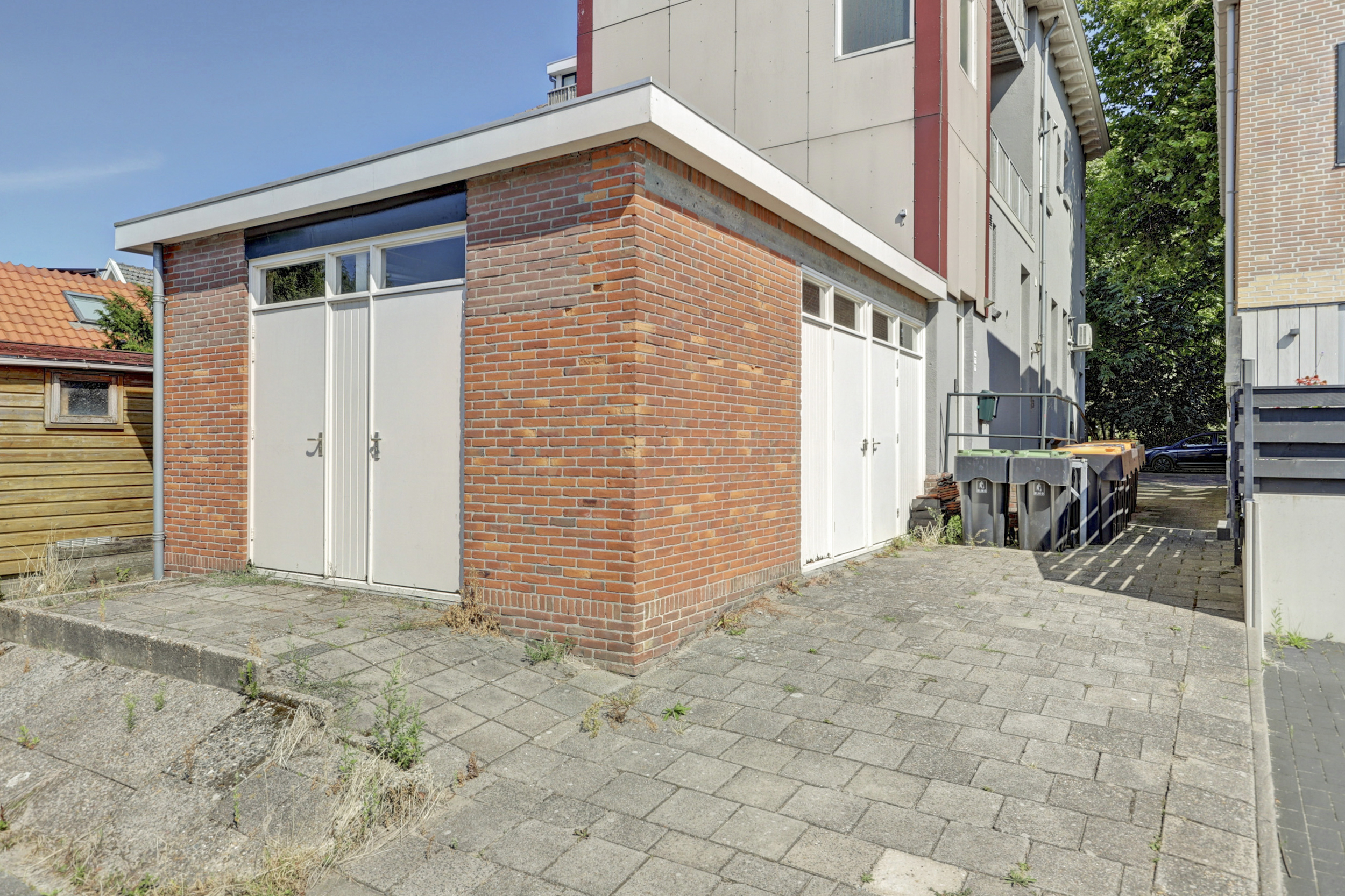 '$houseDetails->street_name'.' '.'$houseDetails->number'