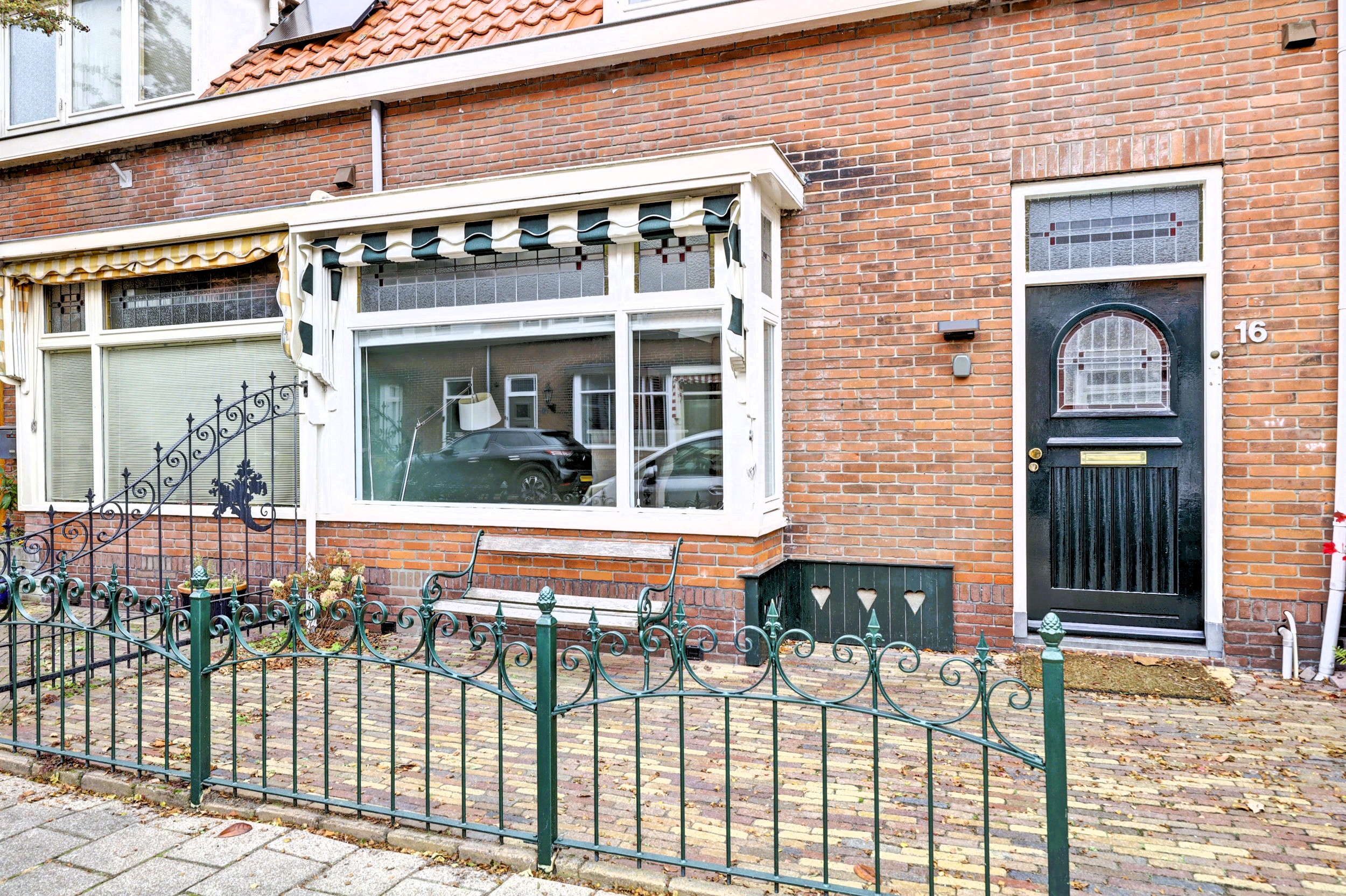 '$houseDetails->street_name'.' '.'$houseDetails->number'