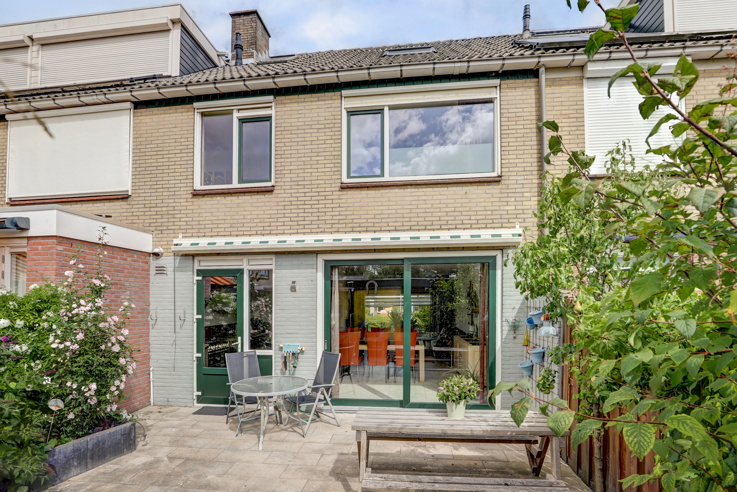 '$houseDetails->street_name'.' '.'$houseDetails->number'