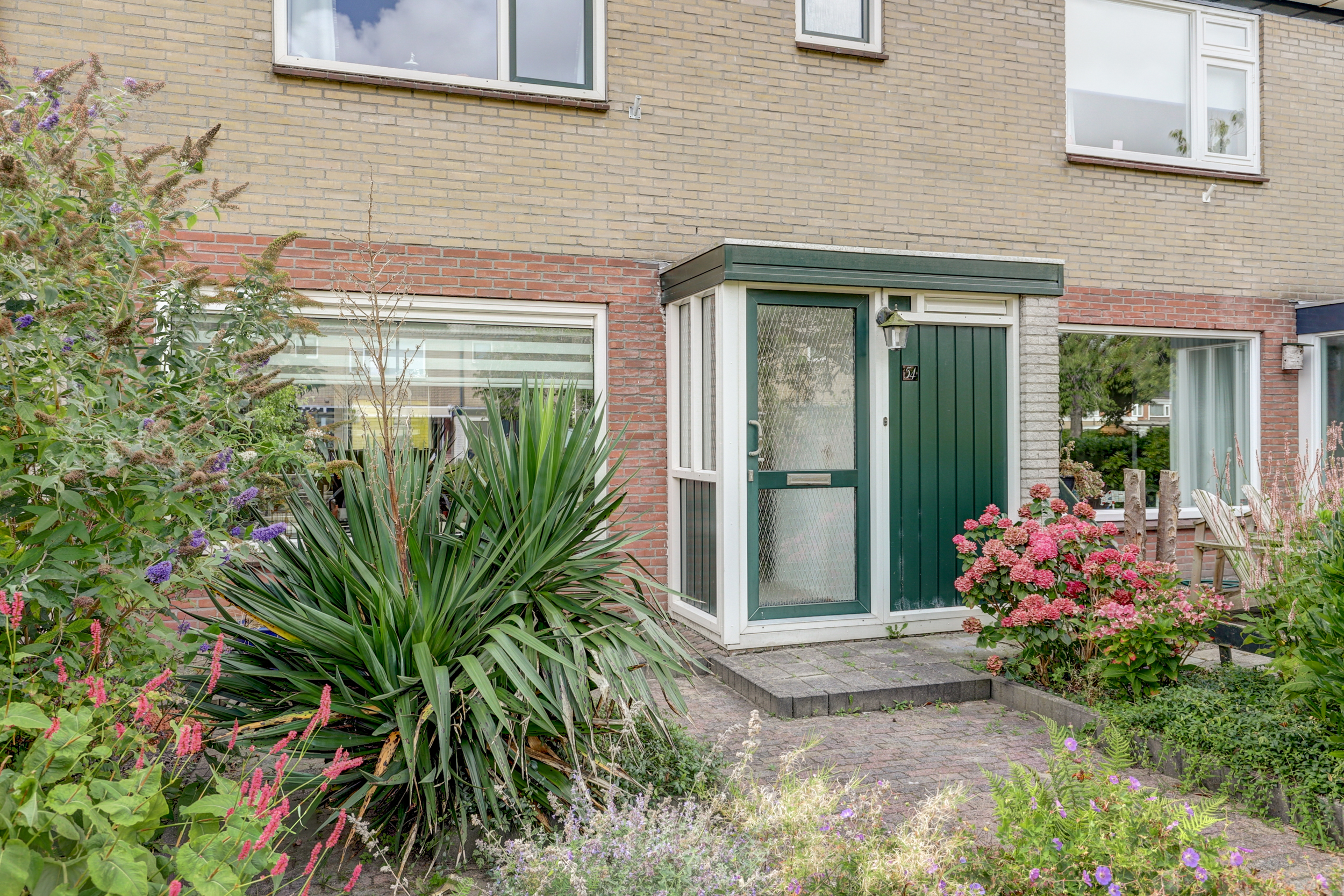 '$houseDetails->street_name'.' '.'$houseDetails->number'