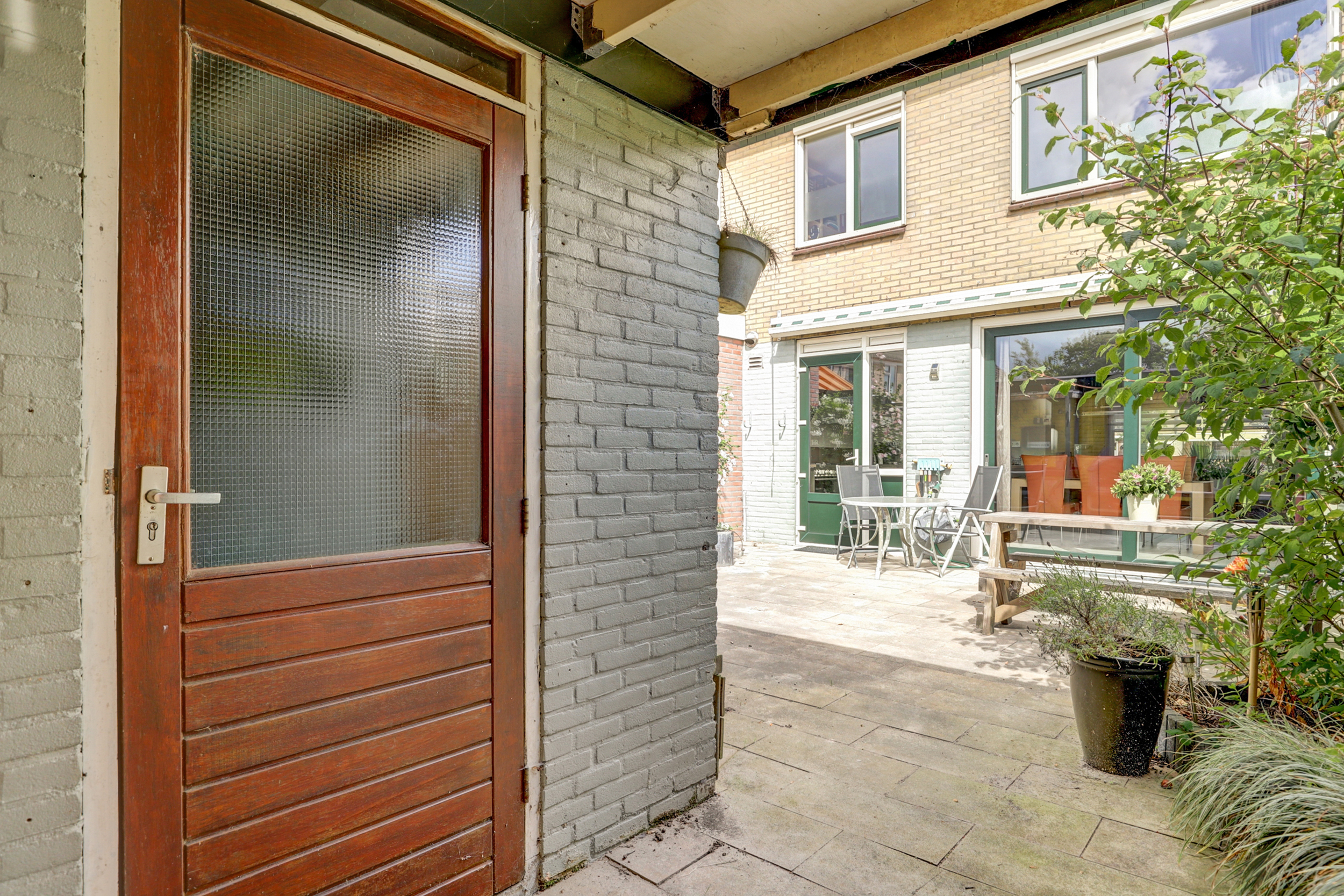 '$houseDetails->street_name'.' '.'$houseDetails->number'