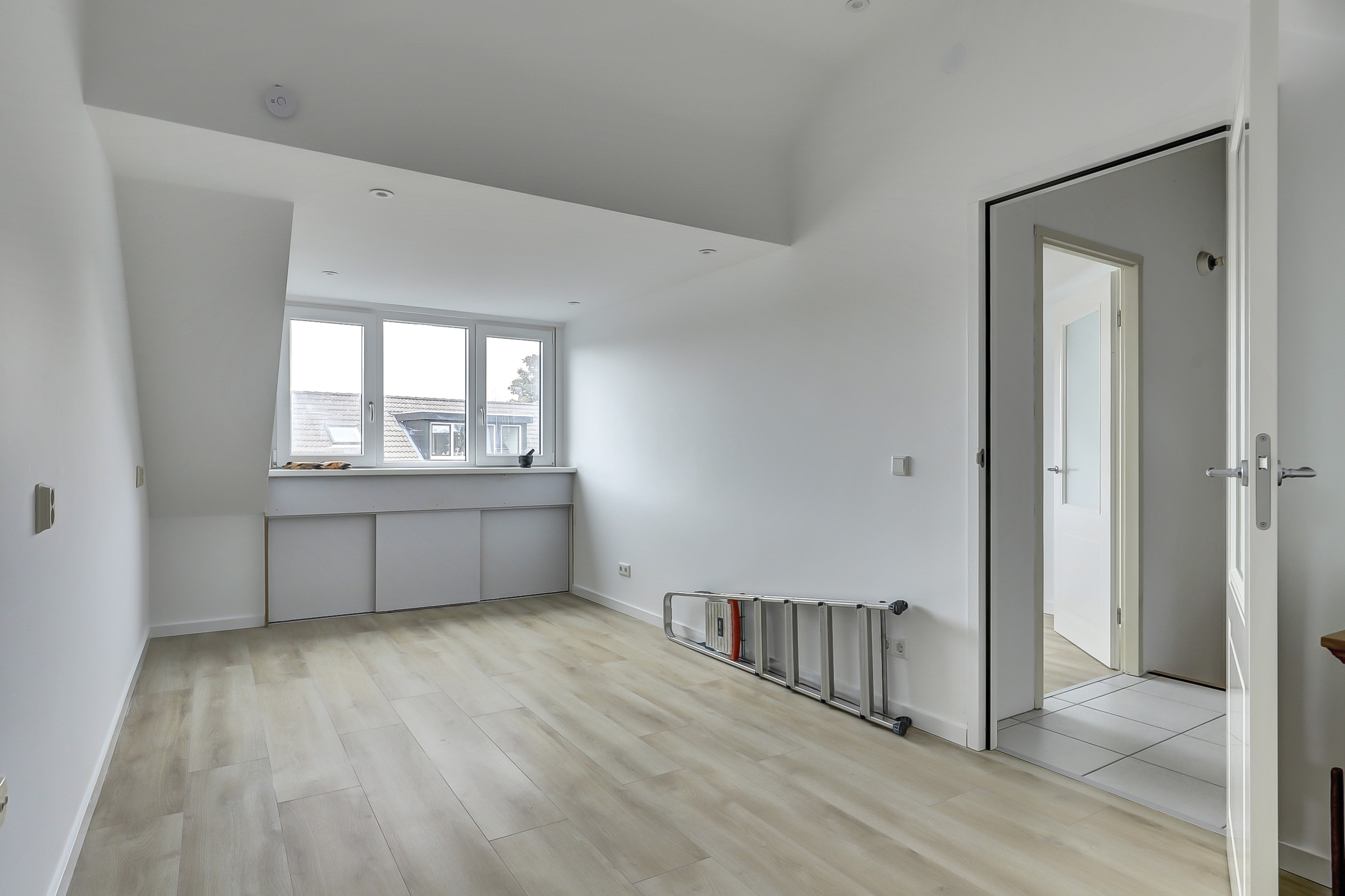 '$houseDetails->street_name'.' '.'$houseDetails->number'