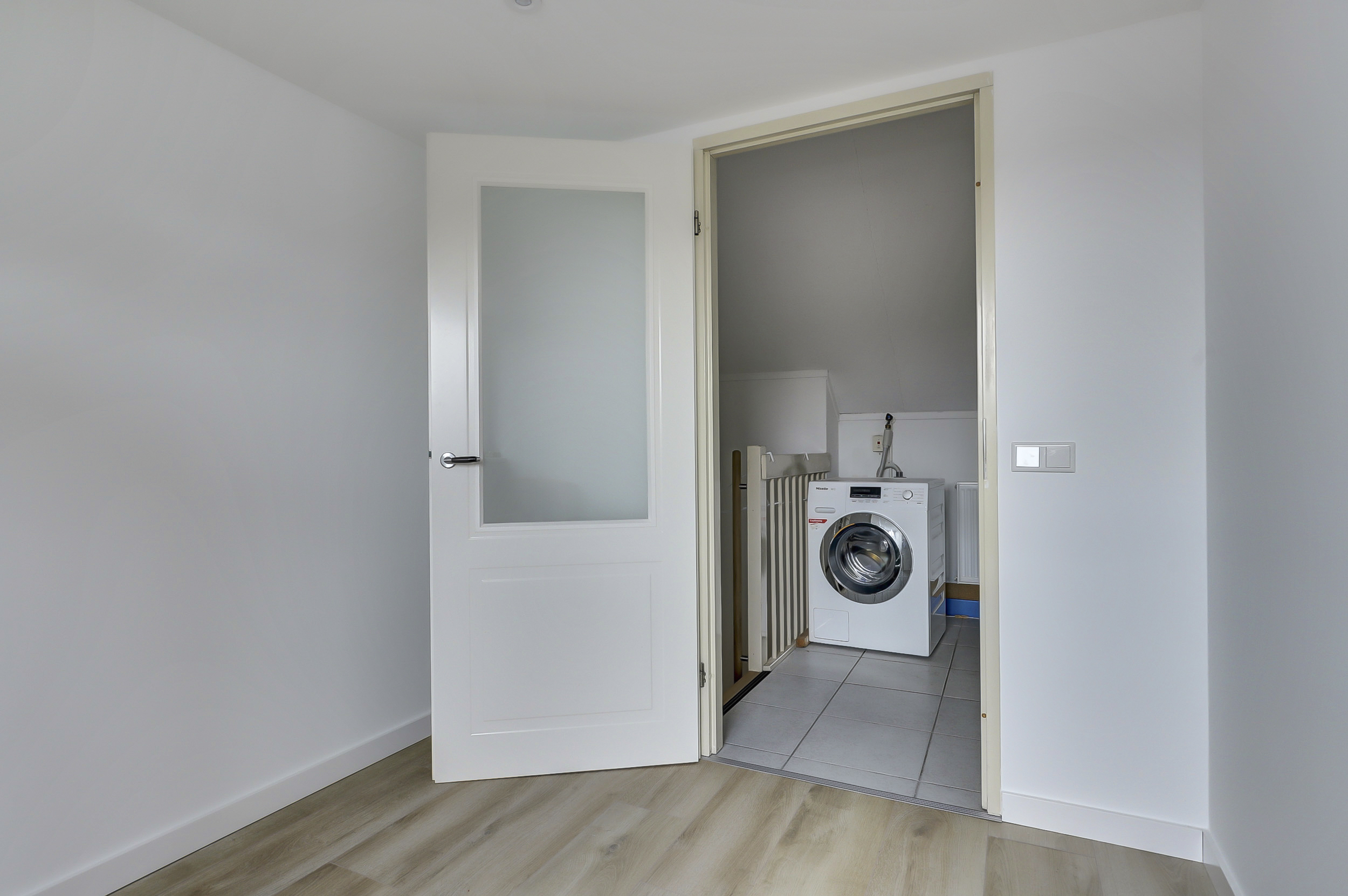 '$houseDetails->street_name'.' '.'$houseDetails->number'