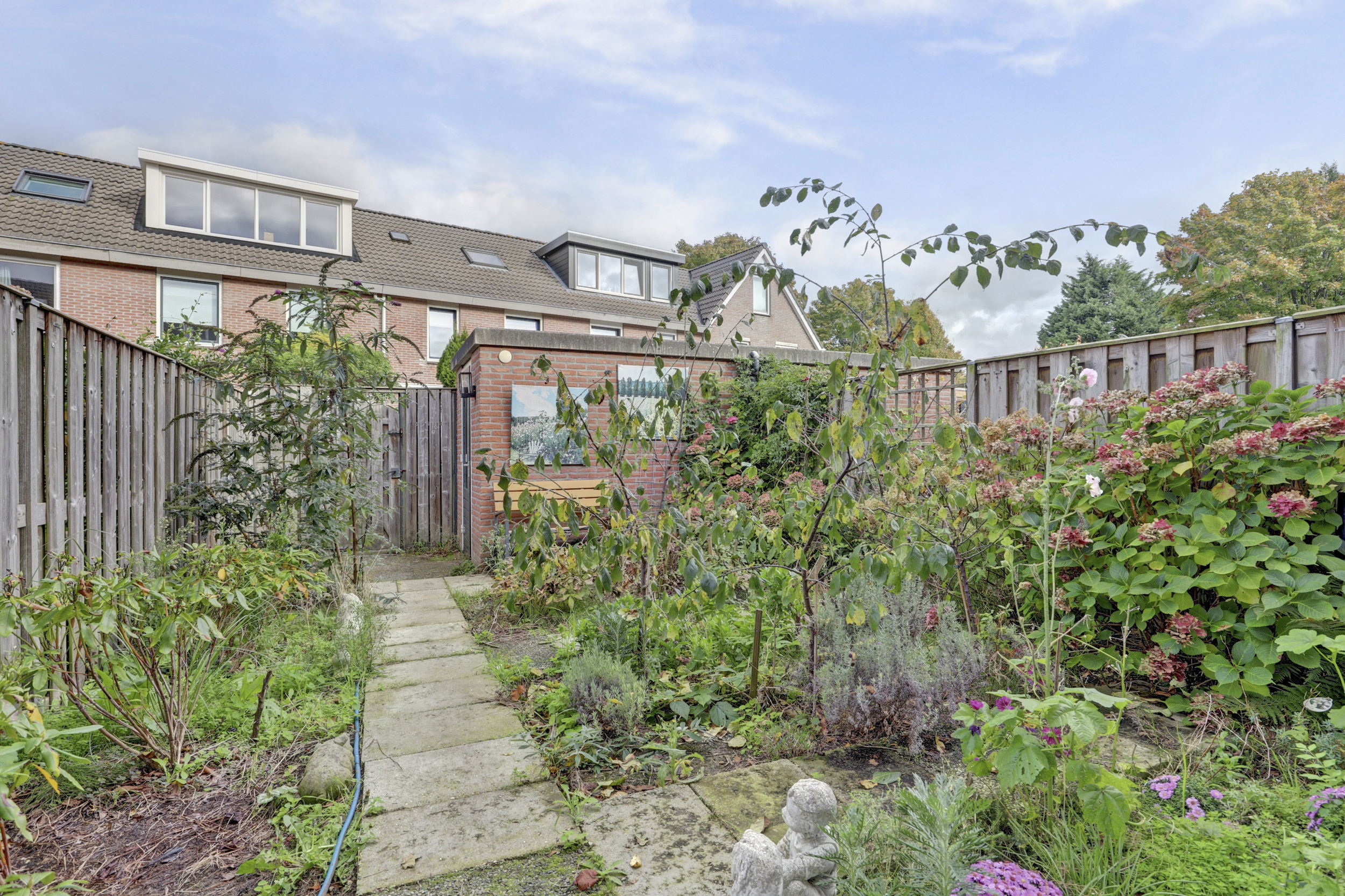 '$houseDetails->street_name'.' '.'$houseDetails->number'