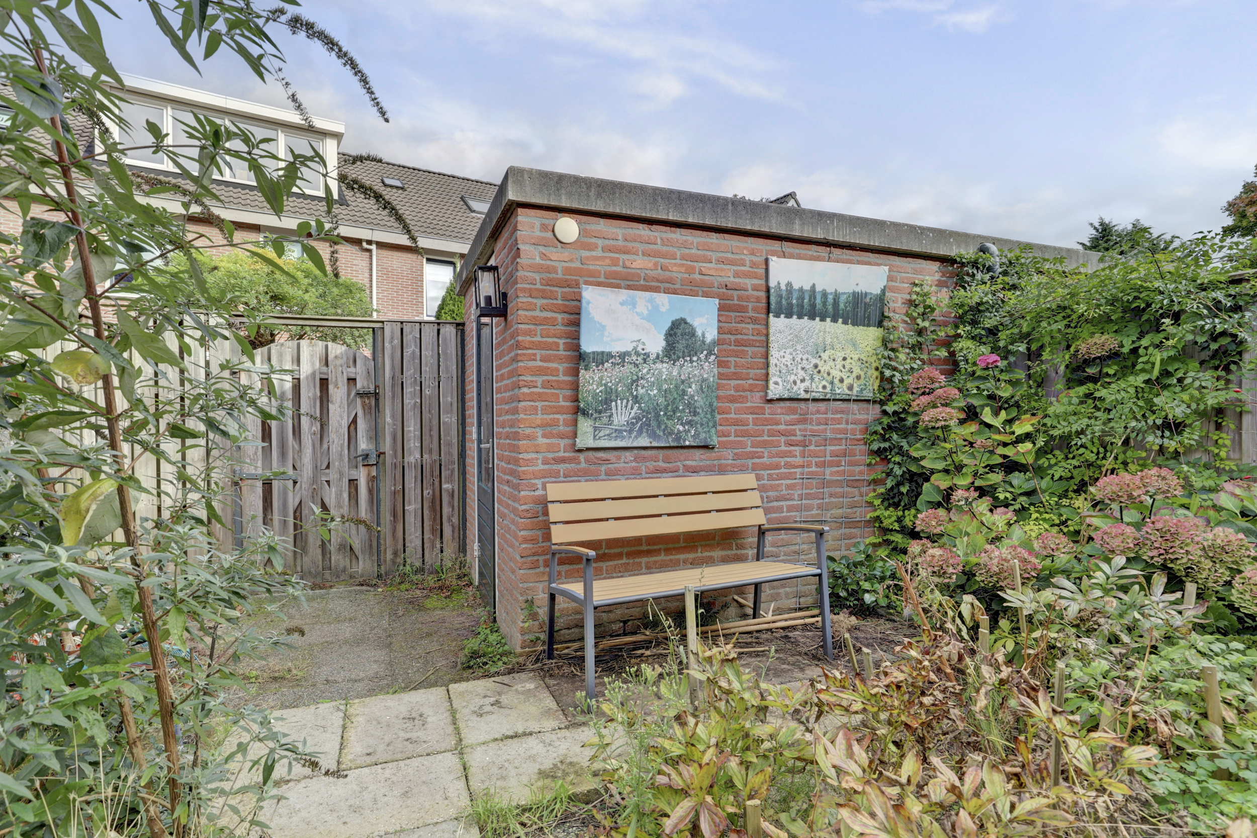 '$houseDetails->street_name'.' '.'$houseDetails->number'