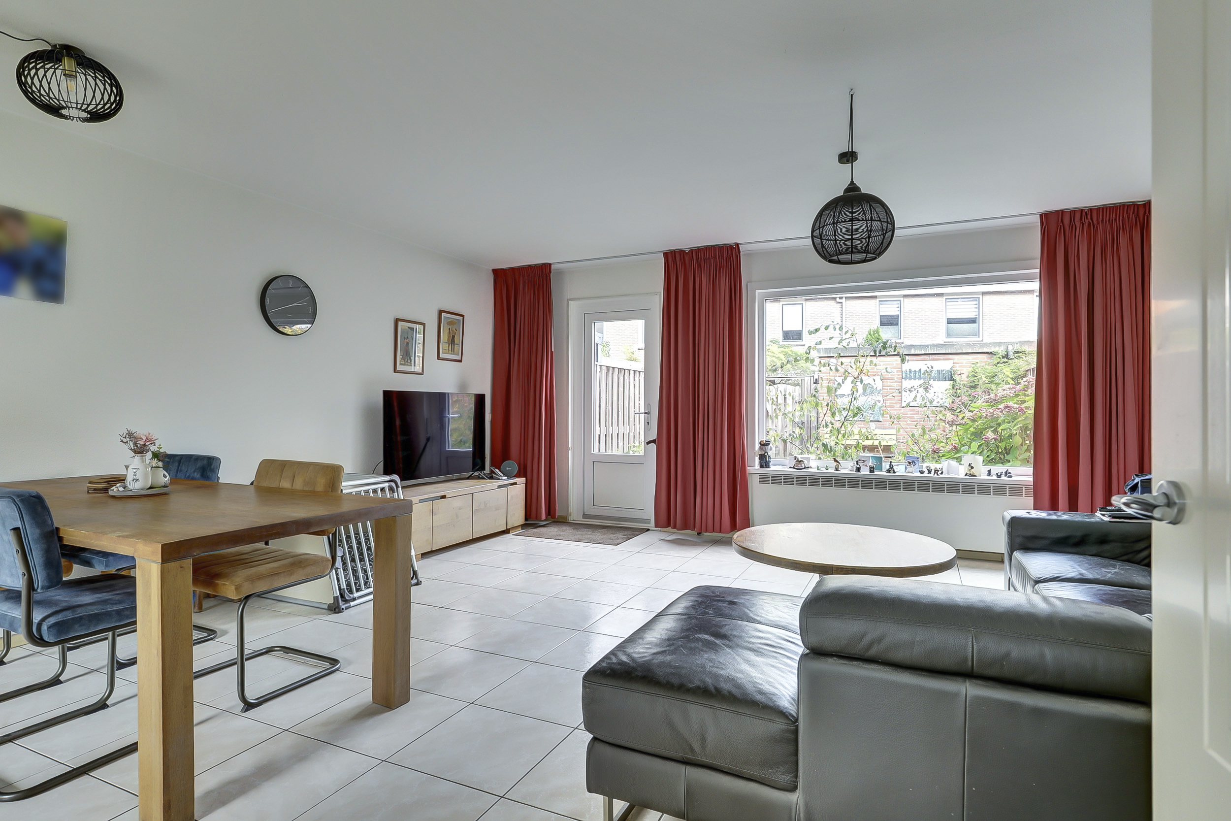 '$houseDetails->street_name'.' '.'$houseDetails->number'