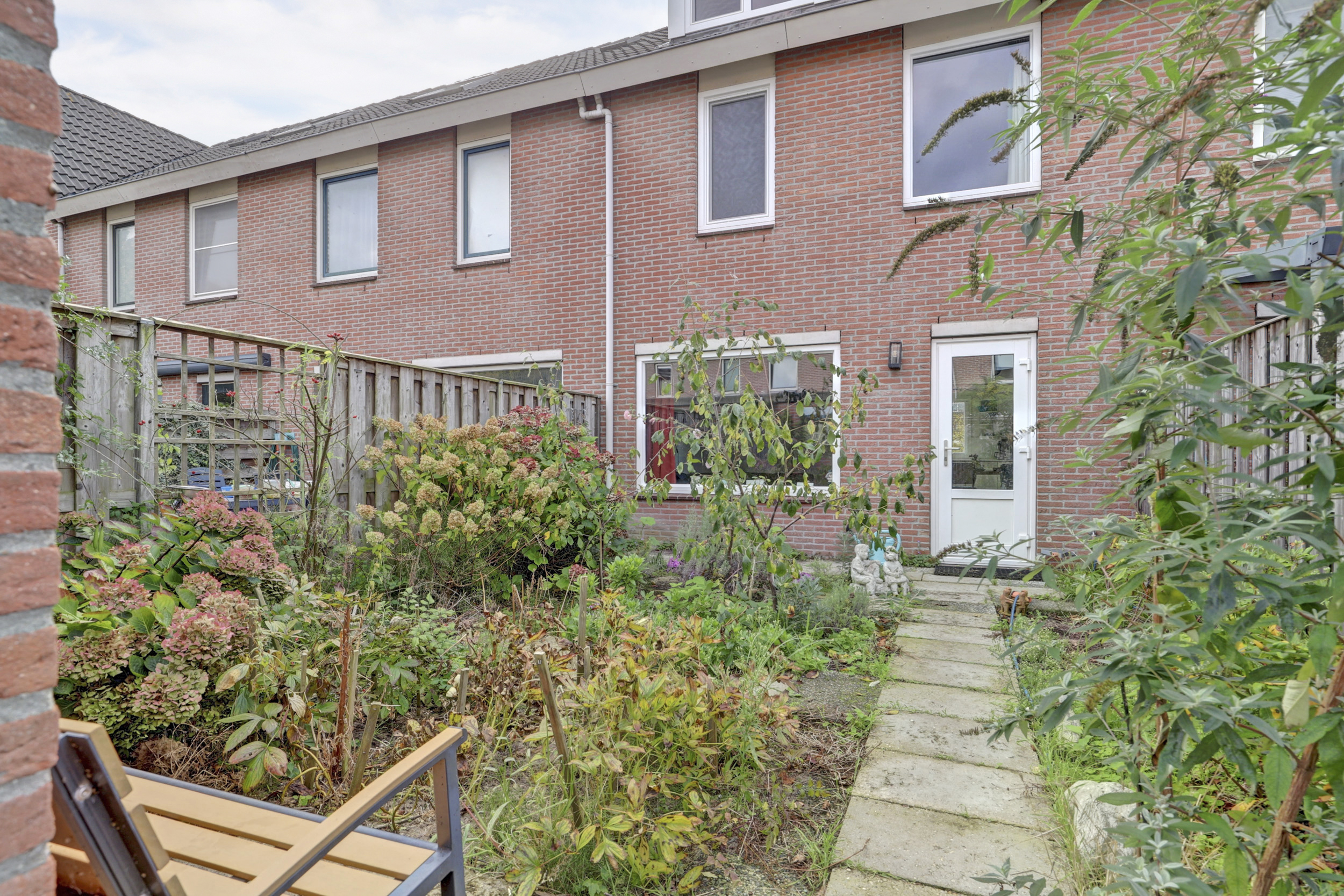 '$houseDetails->street_name'.' '.'$houseDetails->number'