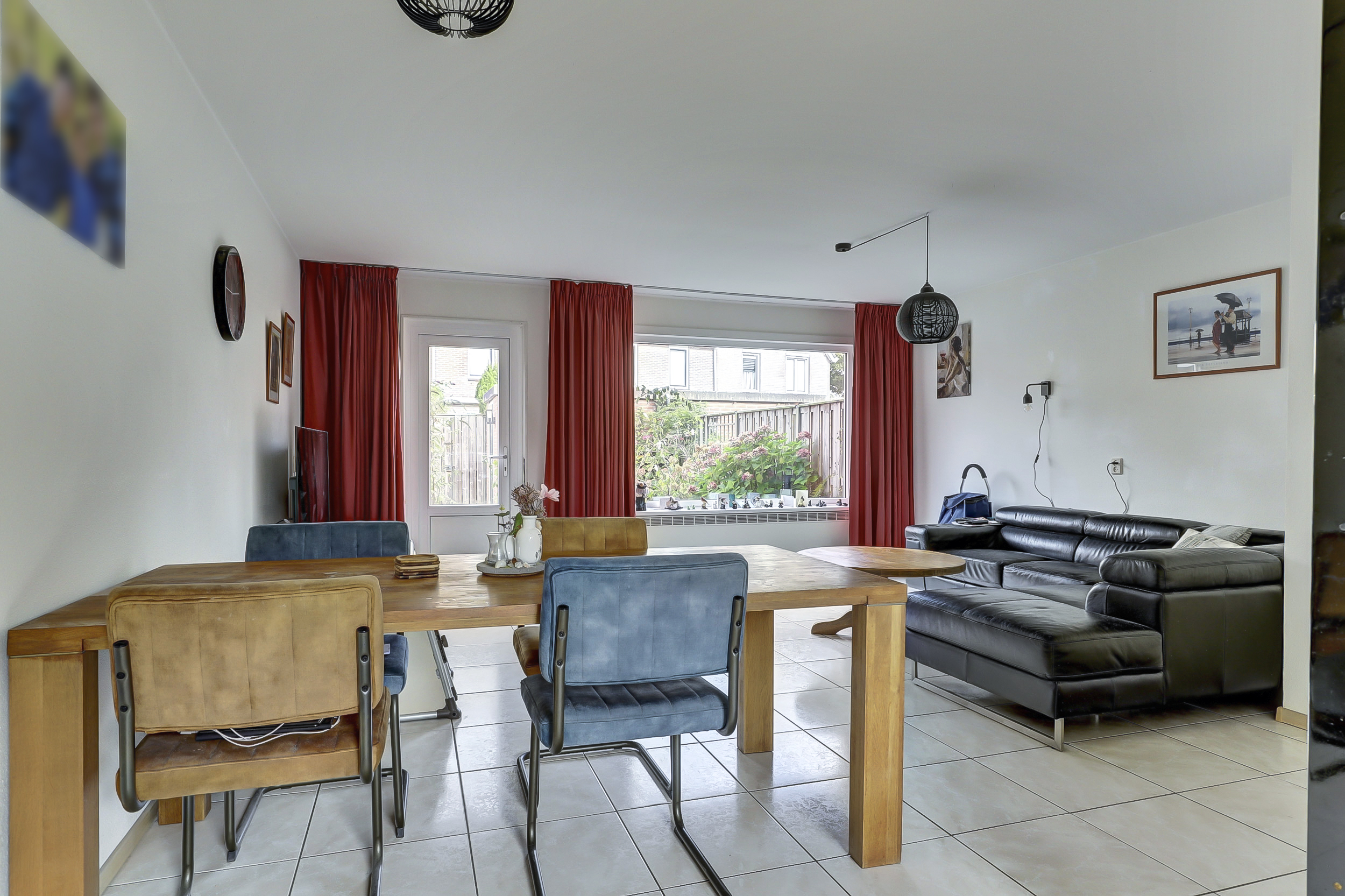 '$houseDetails->street_name'.' '.'$houseDetails->number'