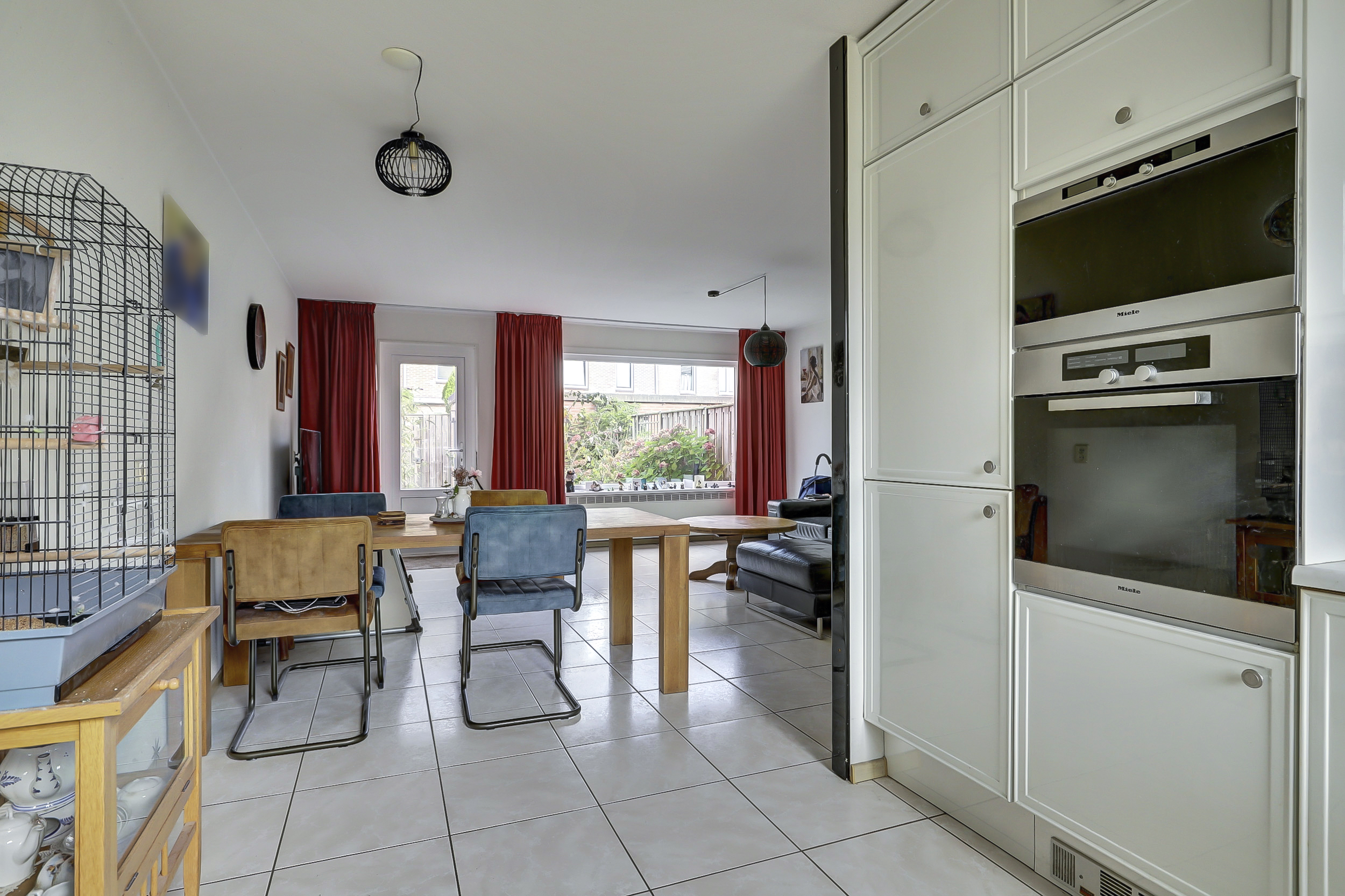 '$houseDetails->street_name'.' '.'$houseDetails->number'