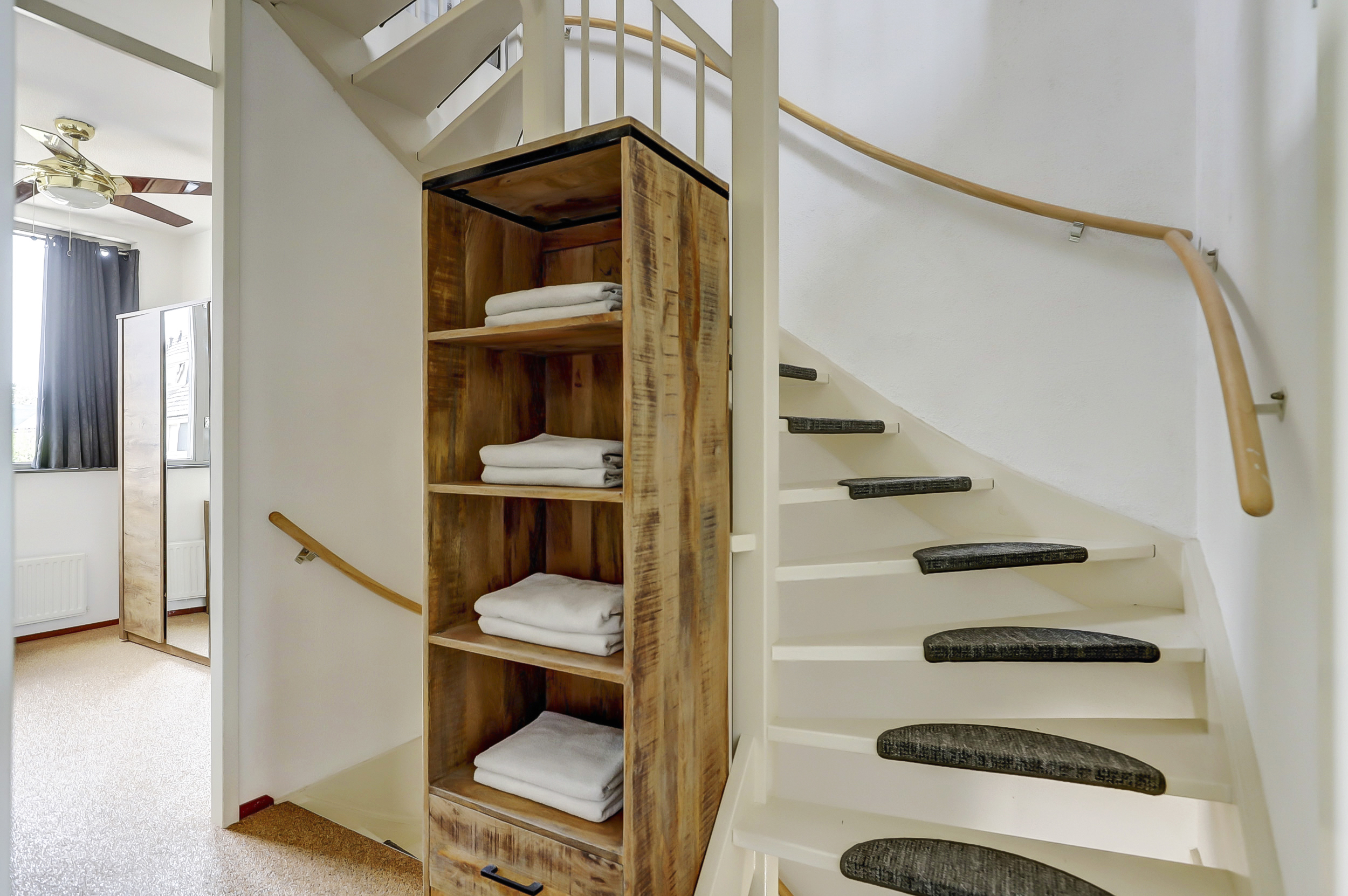 '$houseDetails->street_name'.' '.'$houseDetails->number'