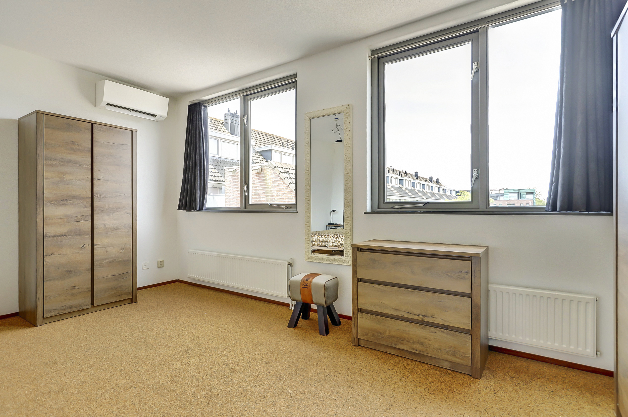 '$houseDetails->street_name'.' '.'$houseDetails->number'