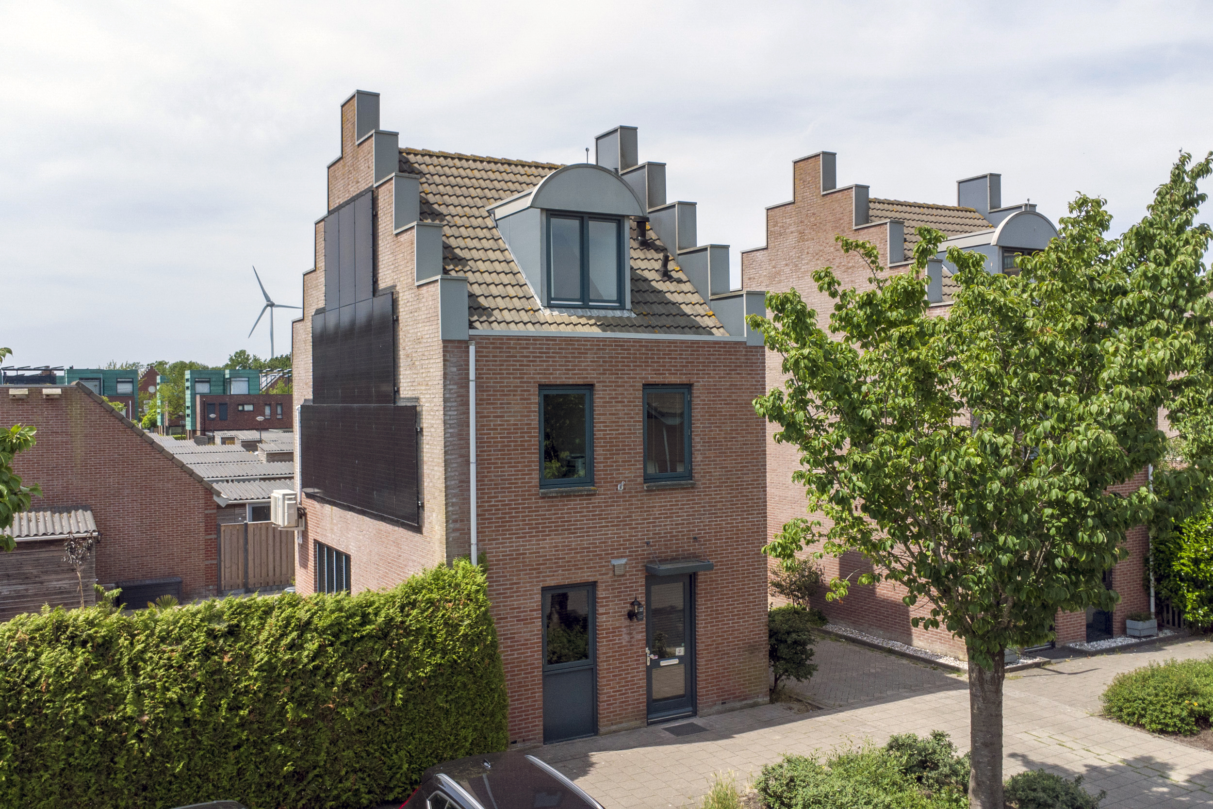 '$houseDetails->street_name'.' '.'$houseDetails->number'