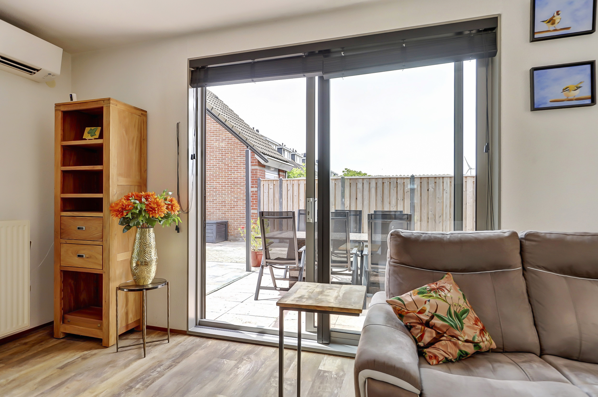 '$houseDetails->street_name'.' '.'$houseDetails->number'