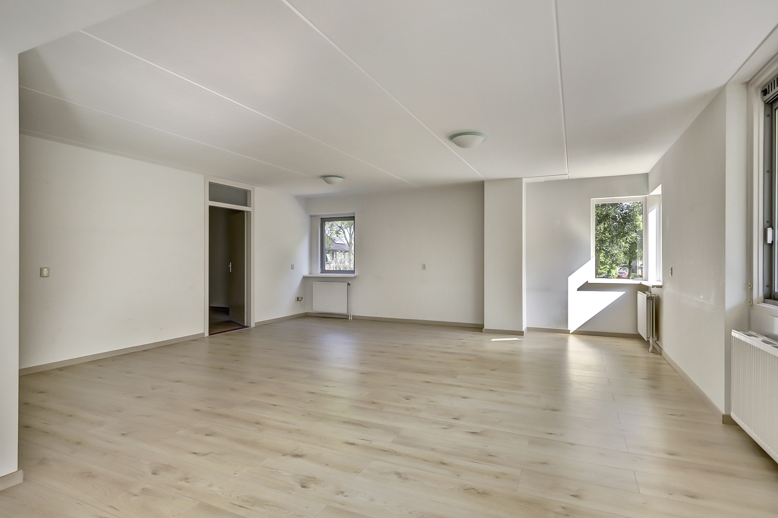 '$houseDetails->street_name'.' '.'$houseDetails->number'
