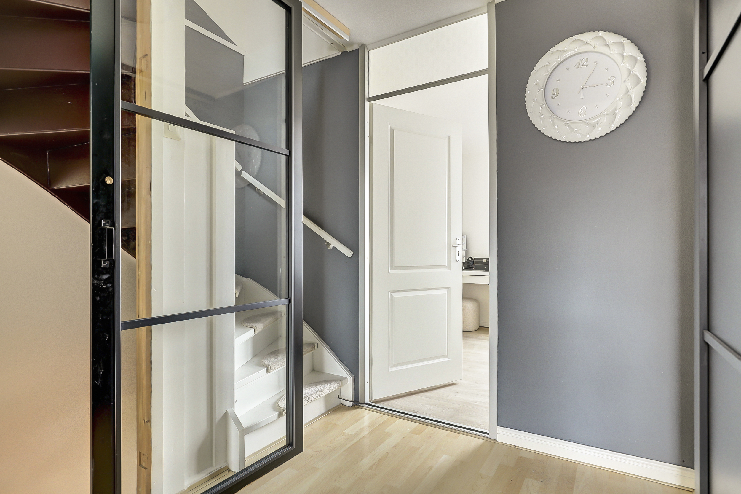 '$houseDetails->street_name'.' '.'$houseDetails->number'