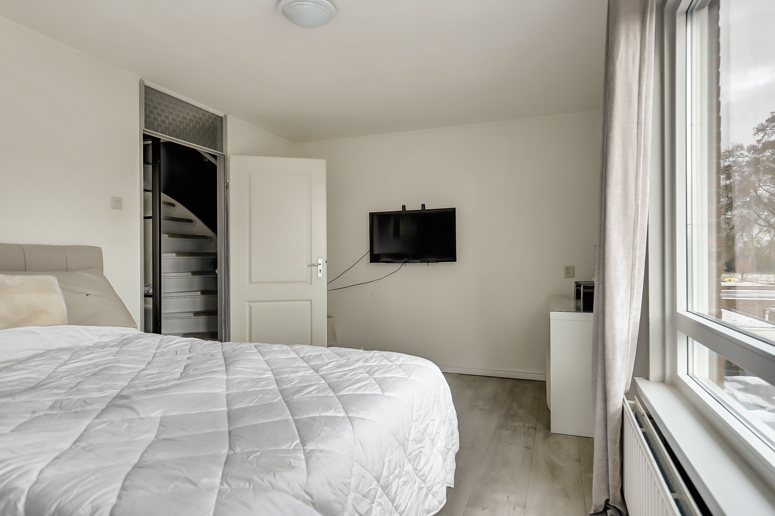 '$houseDetails->street_name'.' '.'$houseDetails->number'