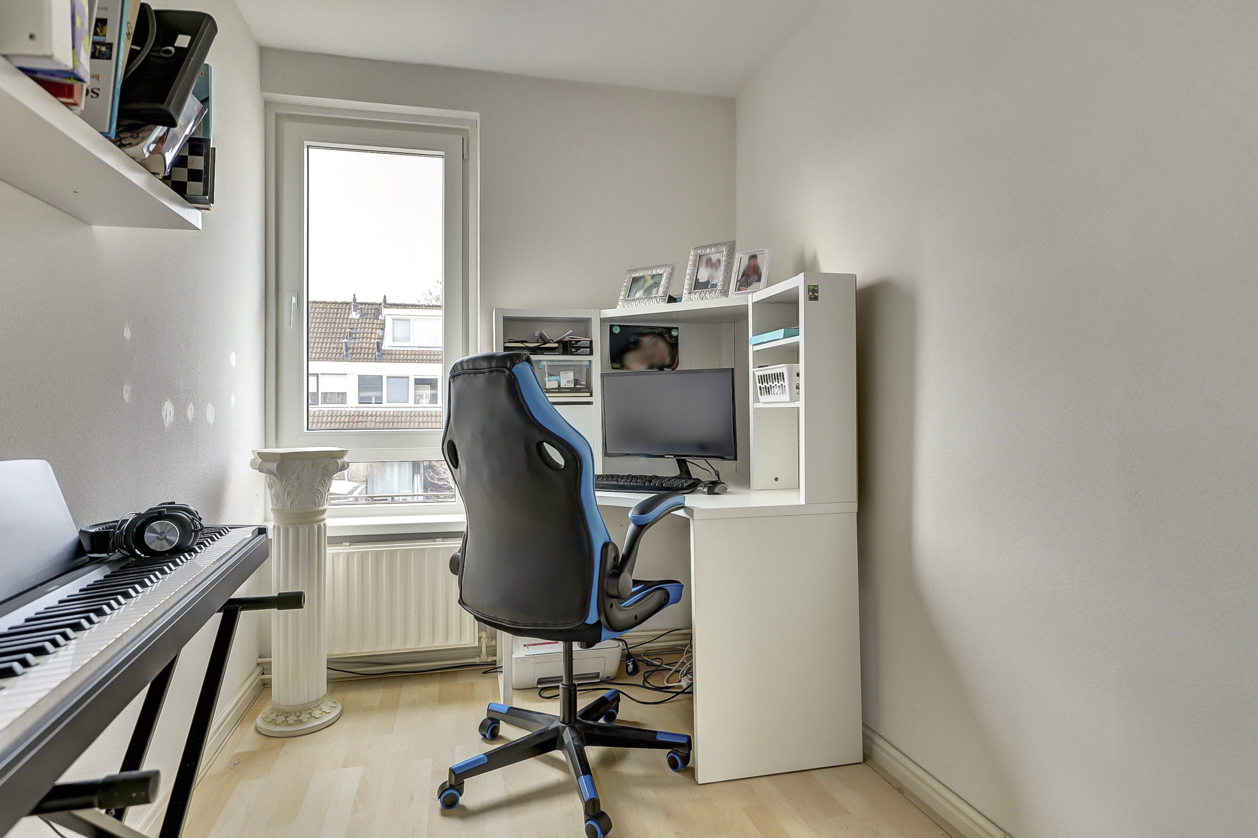 '$houseDetails->street_name'.' '.'$houseDetails->number'