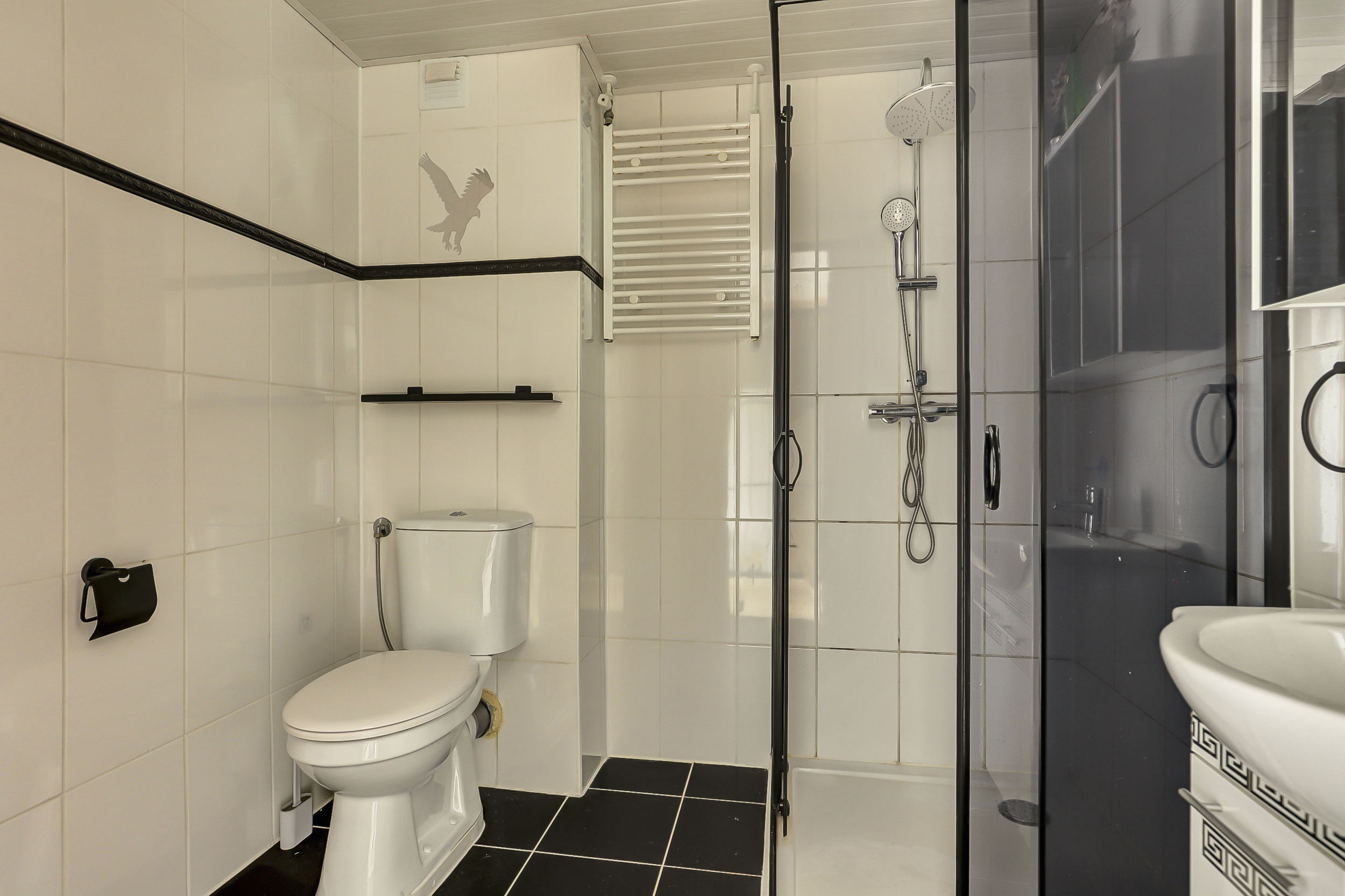 '$houseDetails->street_name'.' '.'$houseDetails->number'