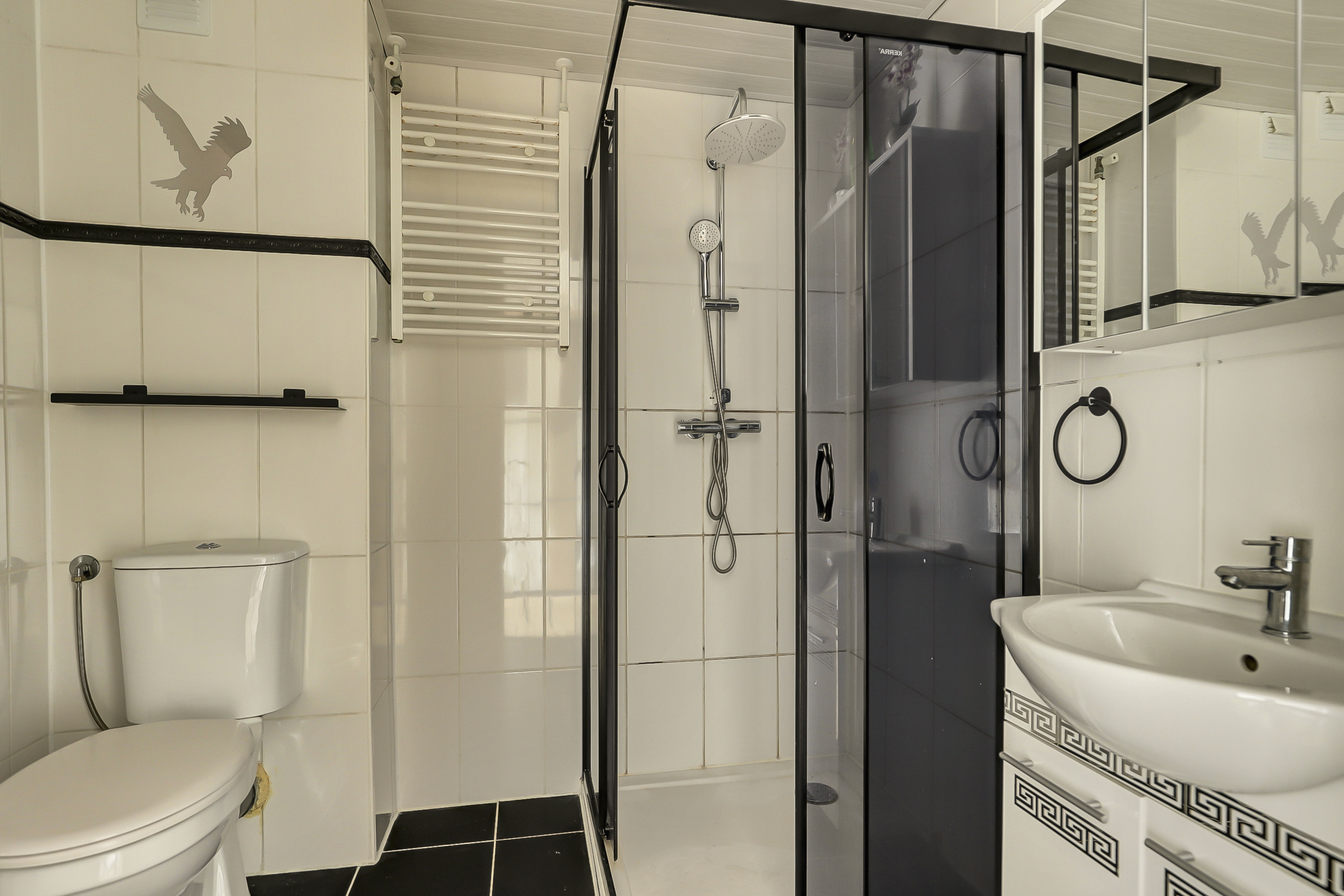 '$houseDetails->street_name'.' '.'$houseDetails->number'