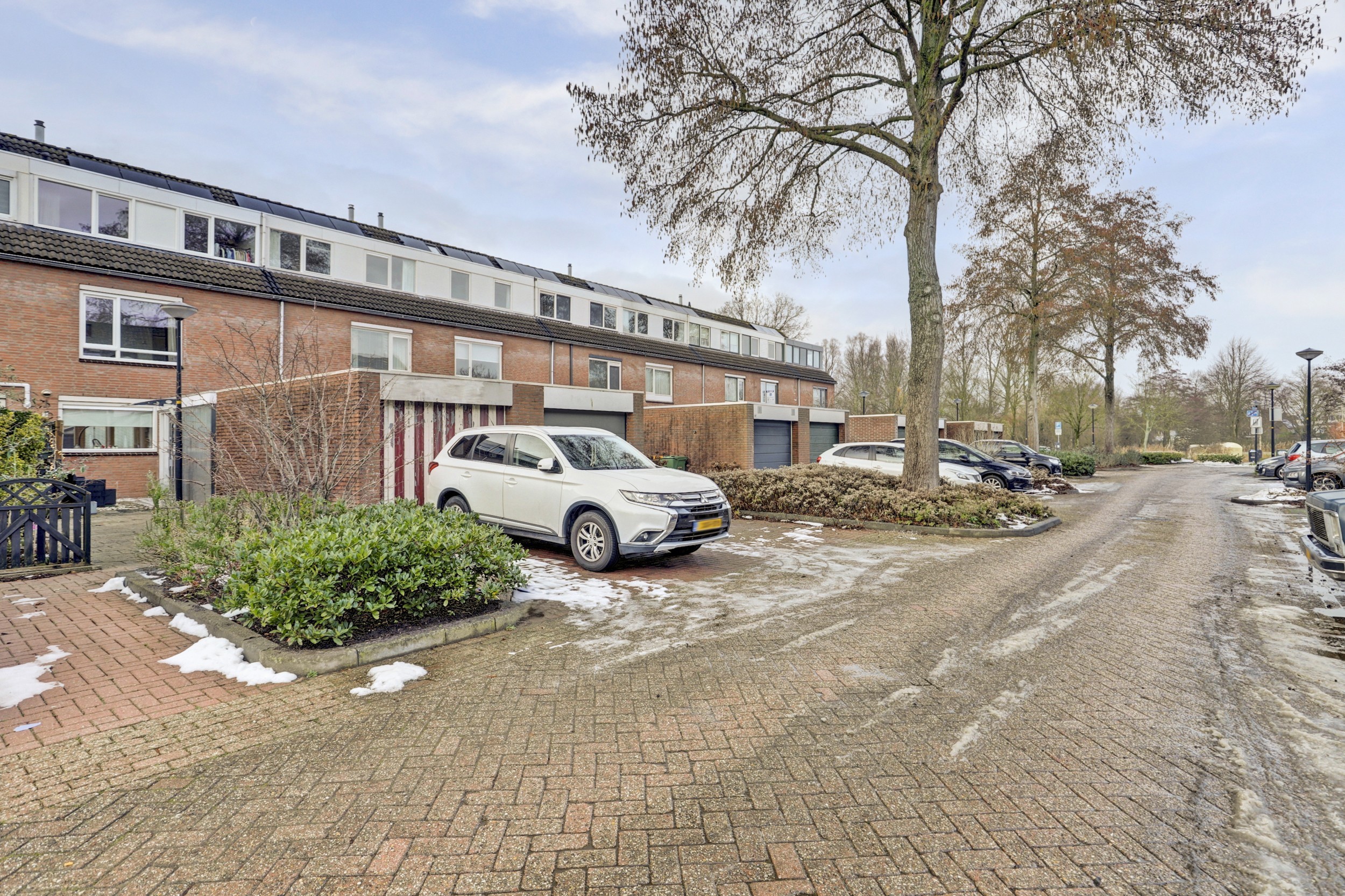 '$houseDetails->street_name'.' '.'$houseDetails->number'